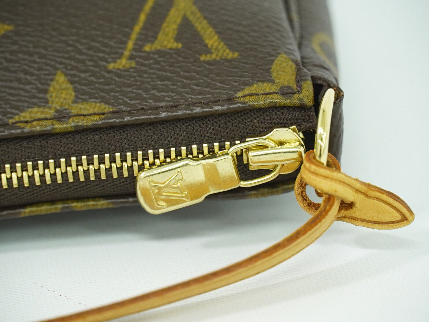 Louis Vuitton Pochette Accessoire, Brown, Canvas, clutch