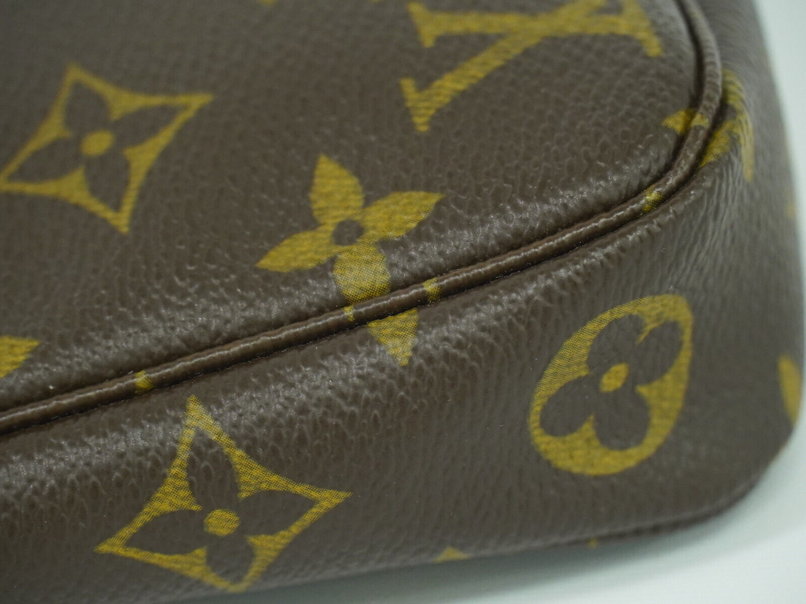 Louis Vuitton Pochette Accessoire, Brown, Canvas, clutch