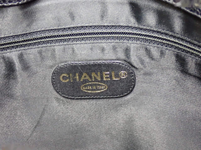 Chanel Matelassé, Black, Leather, shoulder