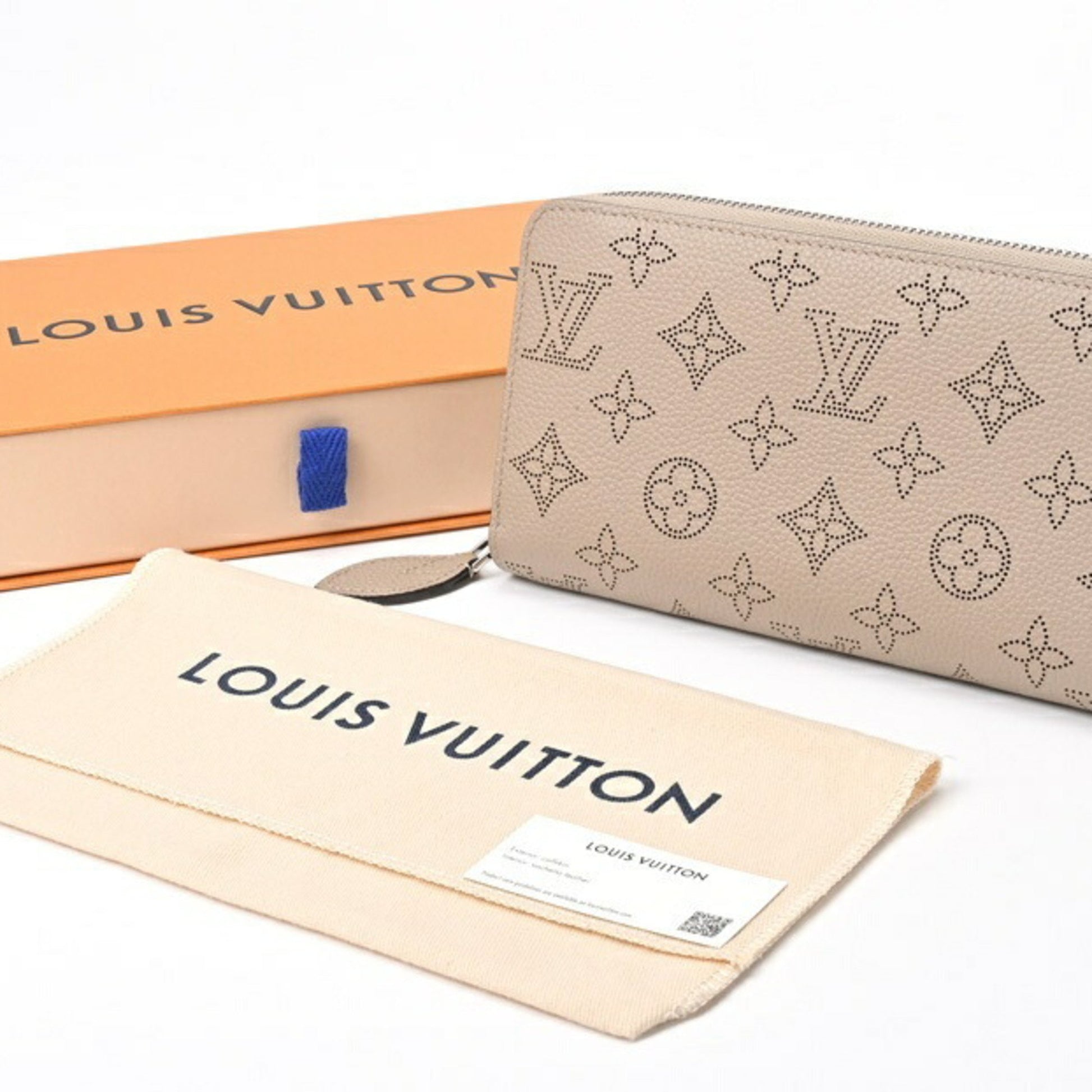 Louis Vuitton Zippy wallet, Beige, Leather, wallet