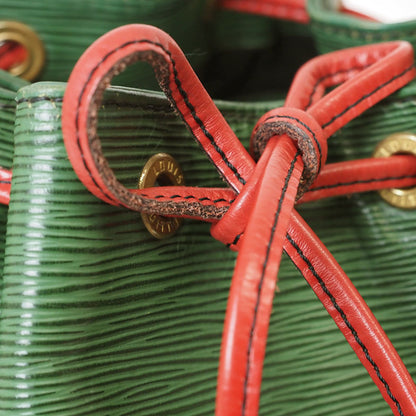 Louis Vuitton Petit Noé, Green, Leather, shoulder
