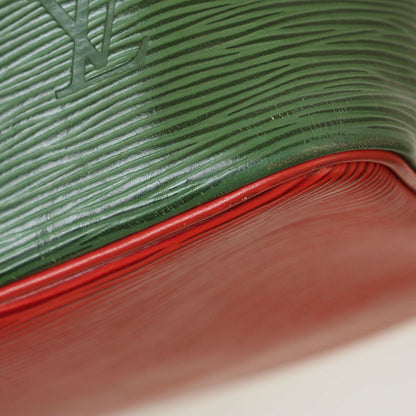 Louis Vuitton Petit Noé, Green, Leather, shoulder