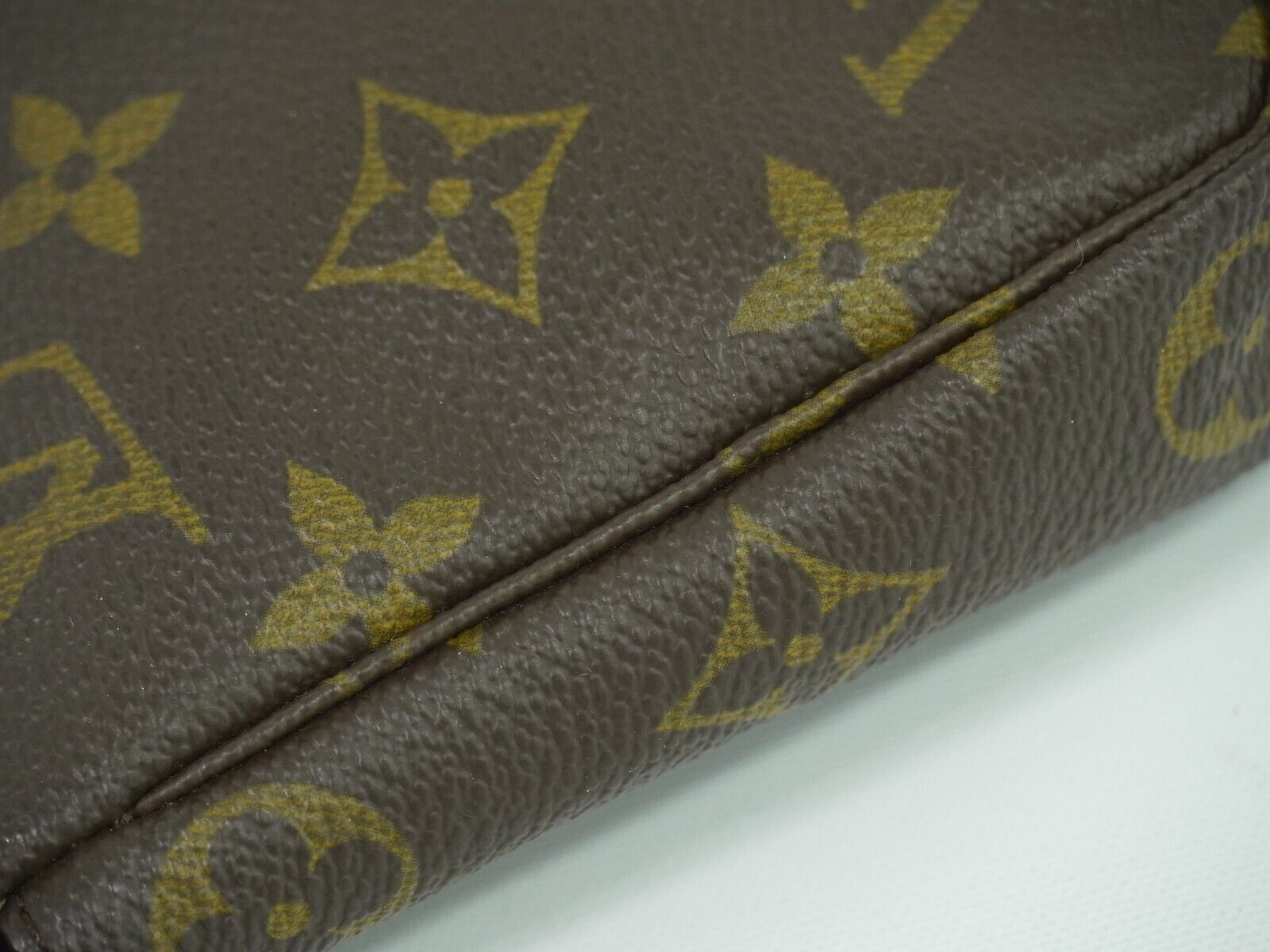 Louis Vuitton Pochette Accessoire, Brown, Canvas, clutch