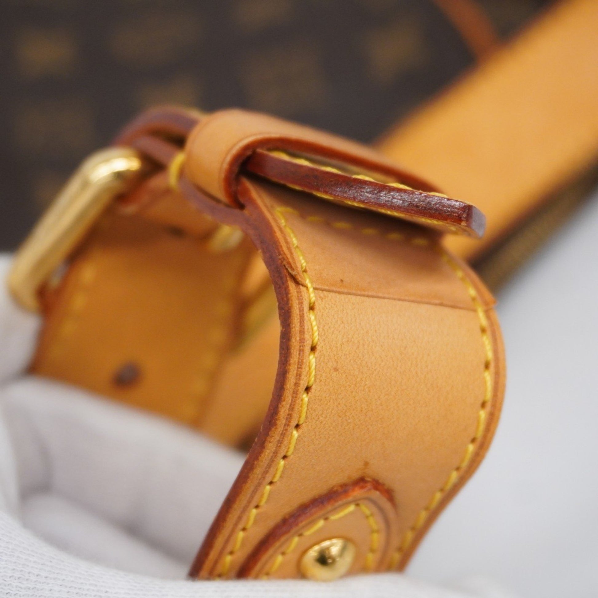 Louis Vuitton Thames, Brown, Canvas, shoulder