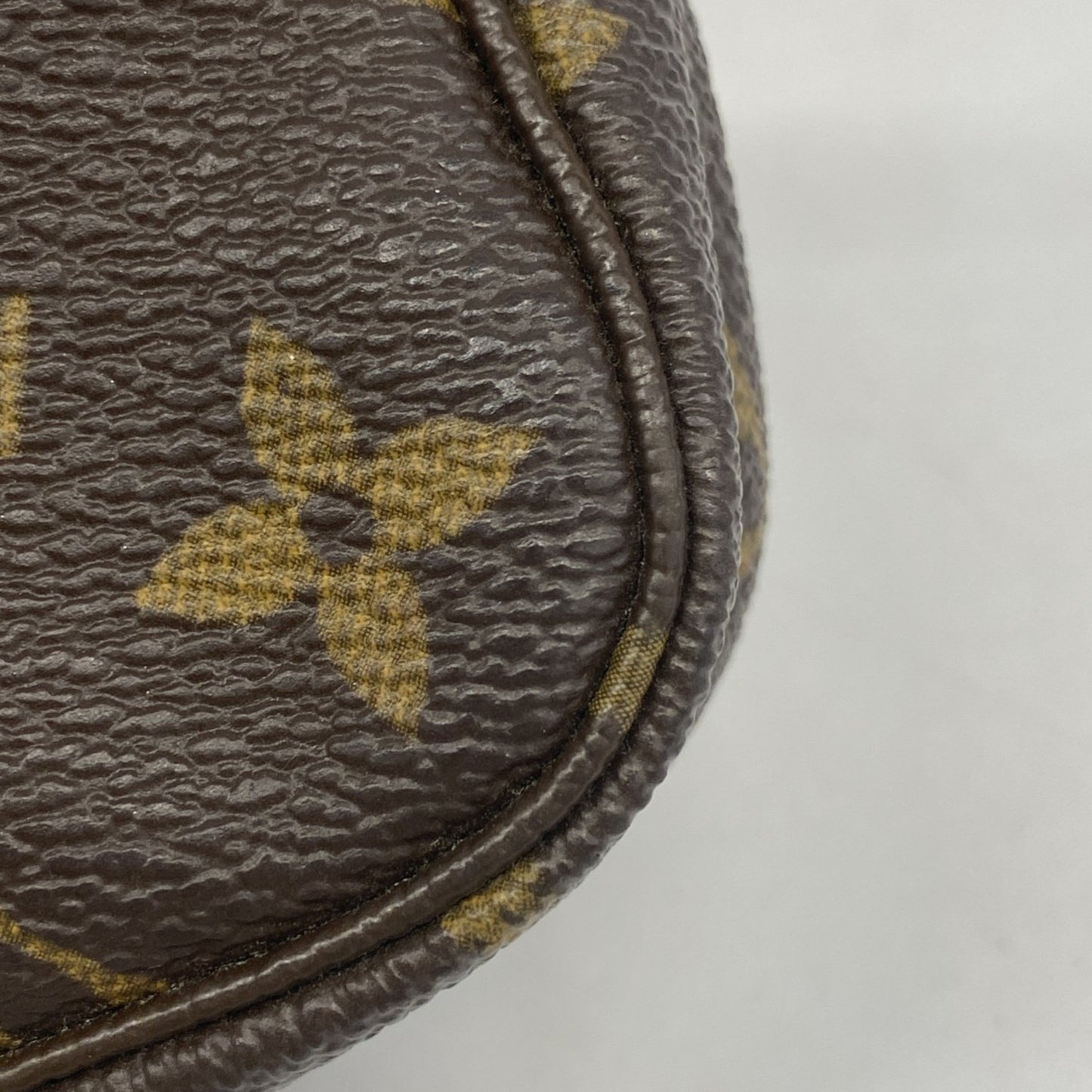 Louis Vuitton Mini Pochette Accessoires, Brown, Canvas, clutch