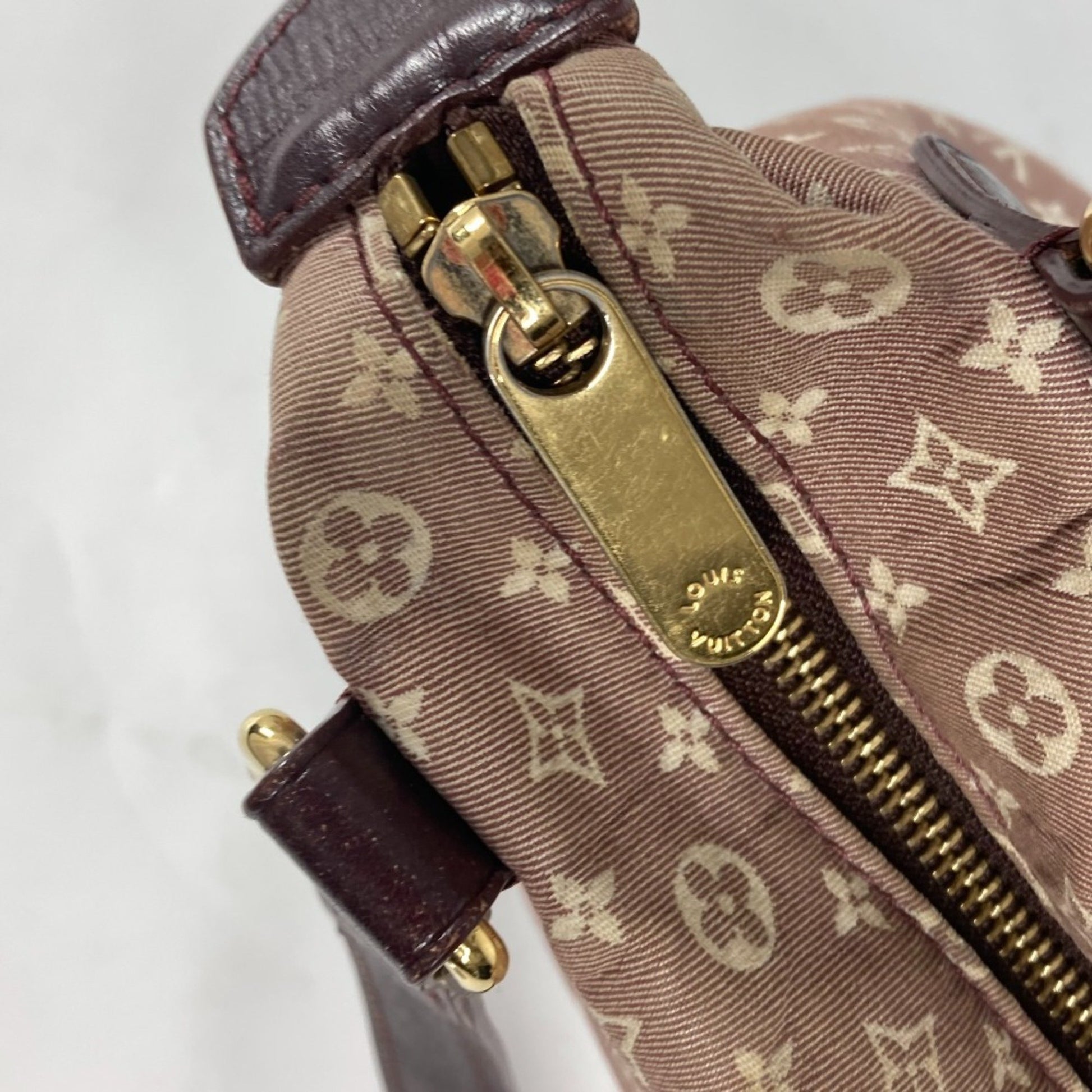 Louis Vuitton Balade, Burgundy, Canvas, shoulder