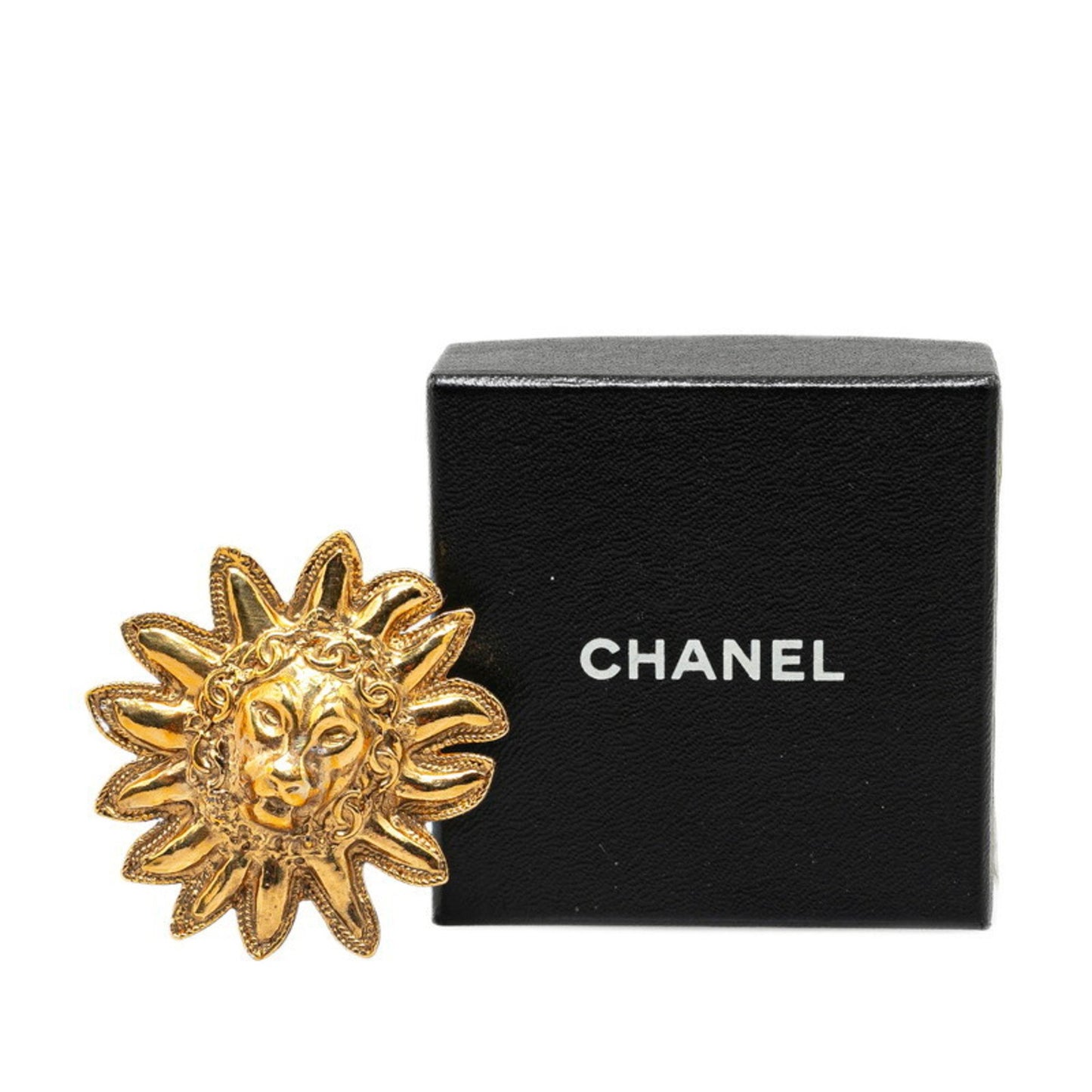 Chanel Medaillon, Gold, Gold Plated, brooch