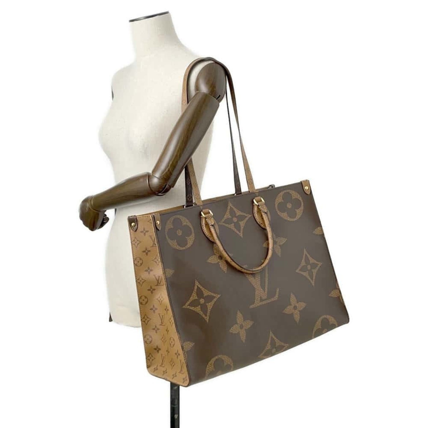 Louis Vuitton Onthego, Brown, Canvas, tote