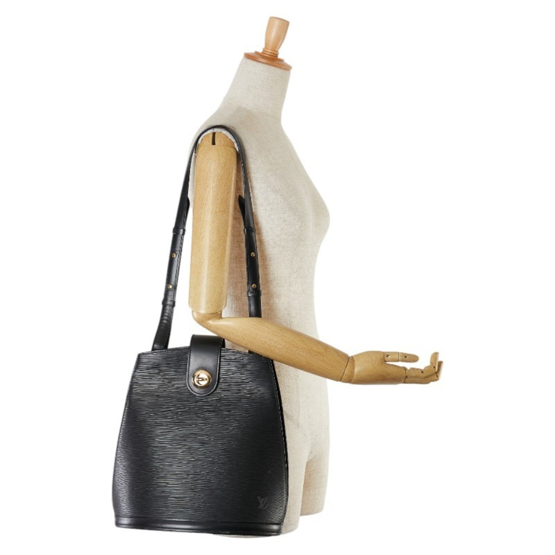 Louis Vuitton Cluny, Black, Leather, shoulder