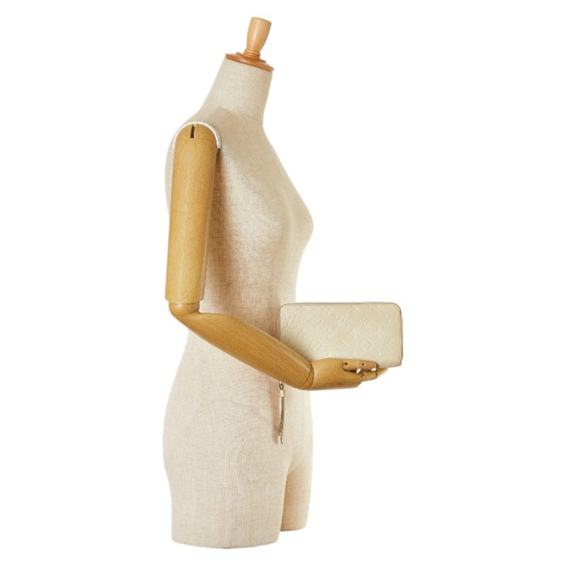 Louis Vuitton Portefeuille zippy, White, Leather, wallet
