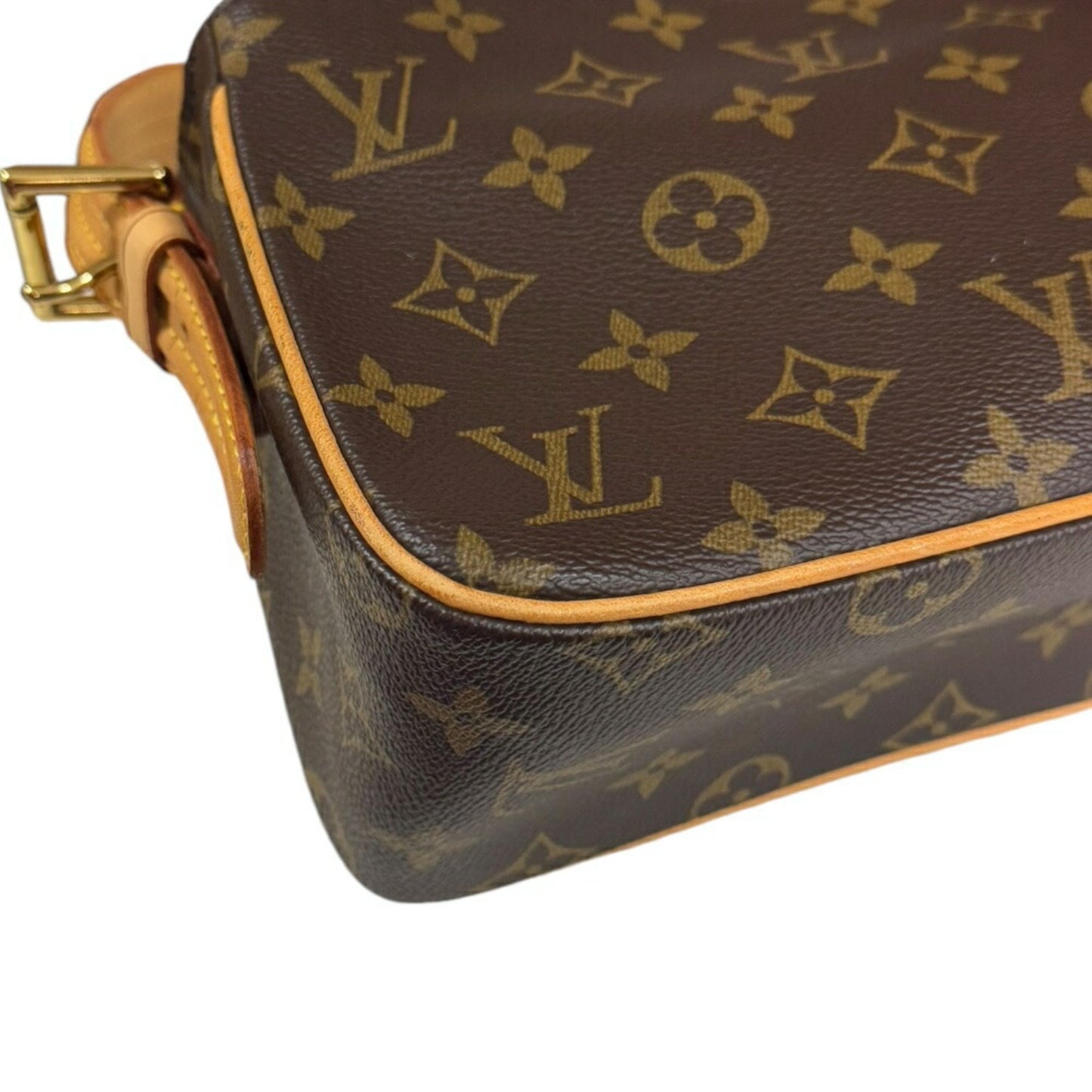 Louis Vuitton Viva Cité, Brown, Canvas, shoulder