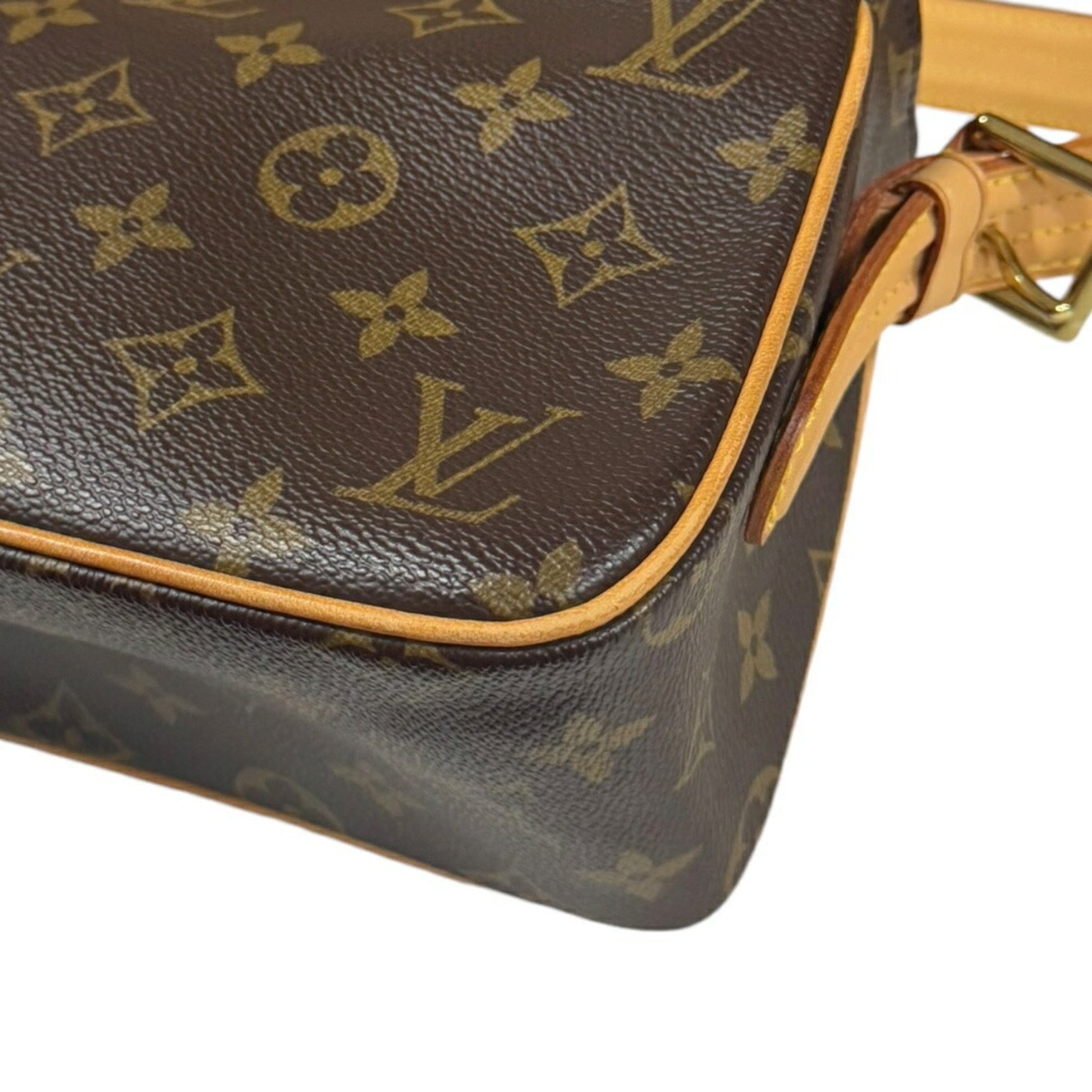 Louis Vuitton Viva Cité, Brown, Canvas, shoulder