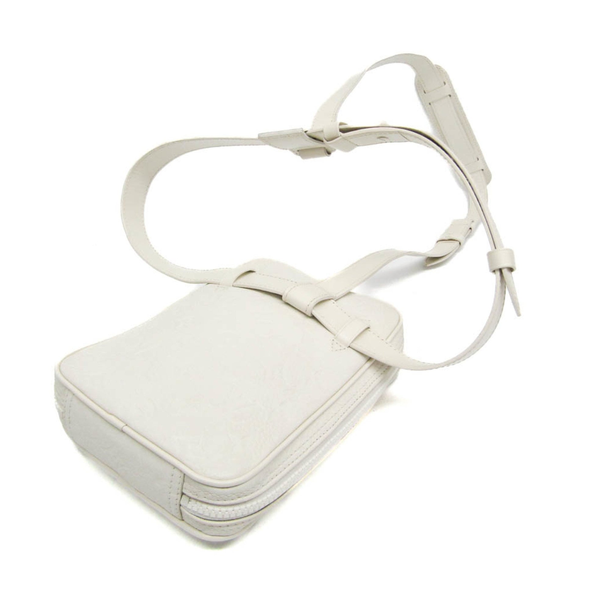 Louis Vuitton Utility side, White, Leather, shoulder