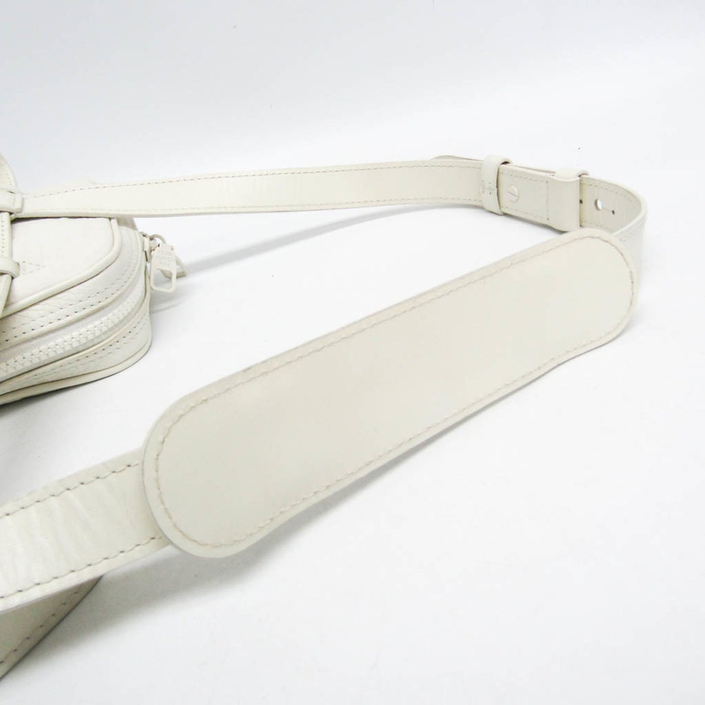 Louis Vuitton Utility side, White, Leather, shoulder