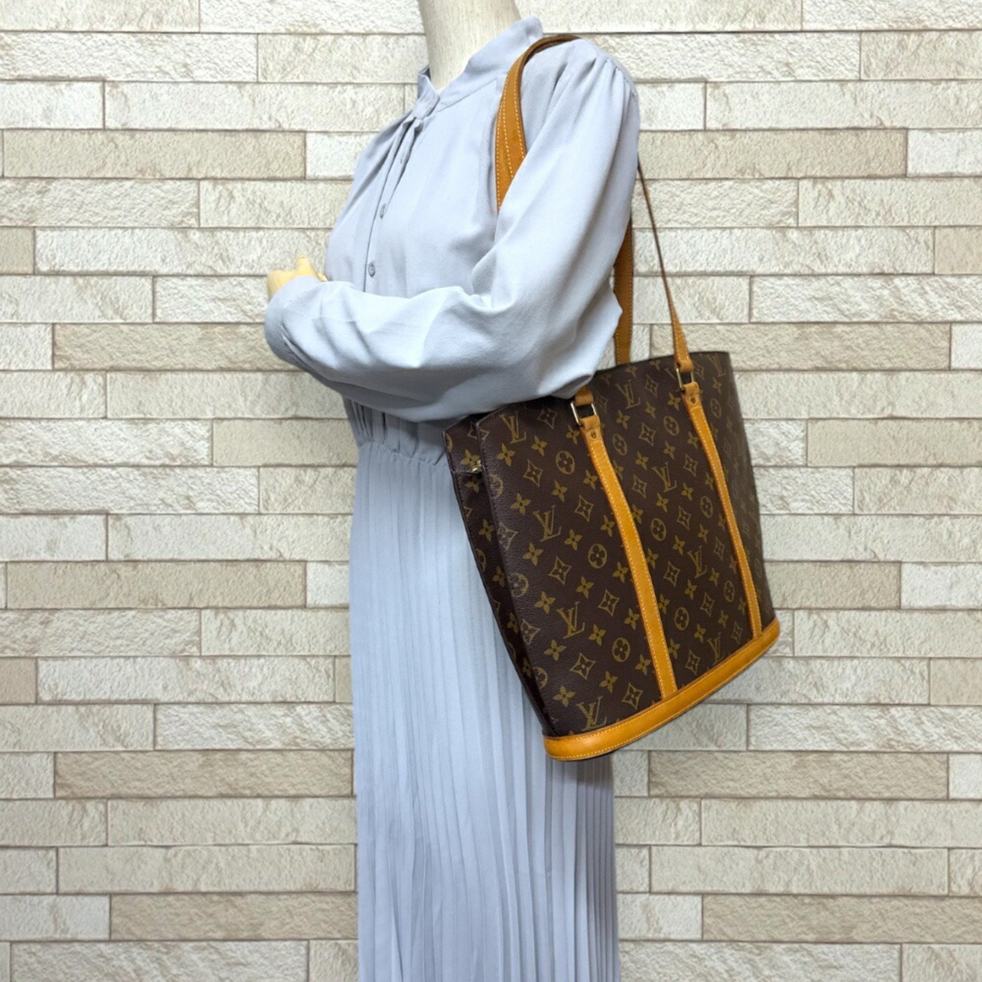 Louis Vuitton Babylone, Brown, Canvas, tote