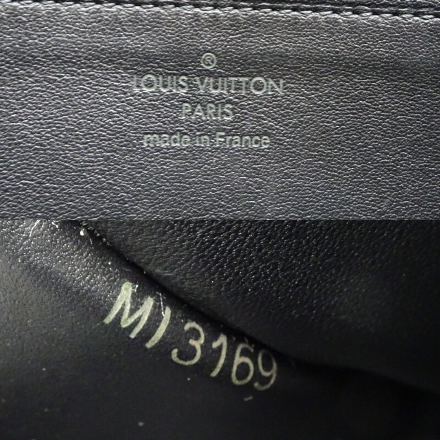 Louis Vuitton Capucines, Black, Leather, wallet