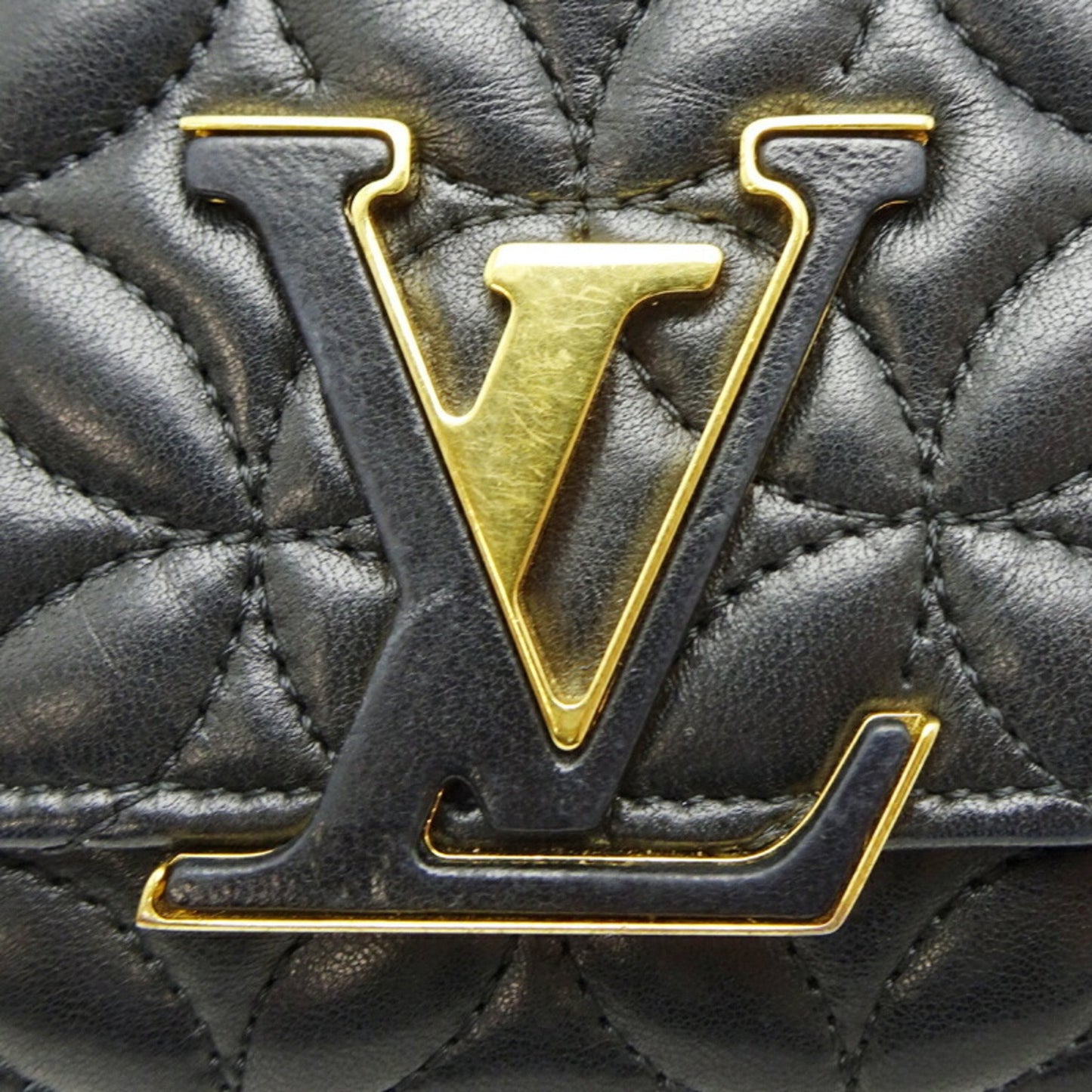 Louis Vuitton Capucines, Black, Leather, wallet