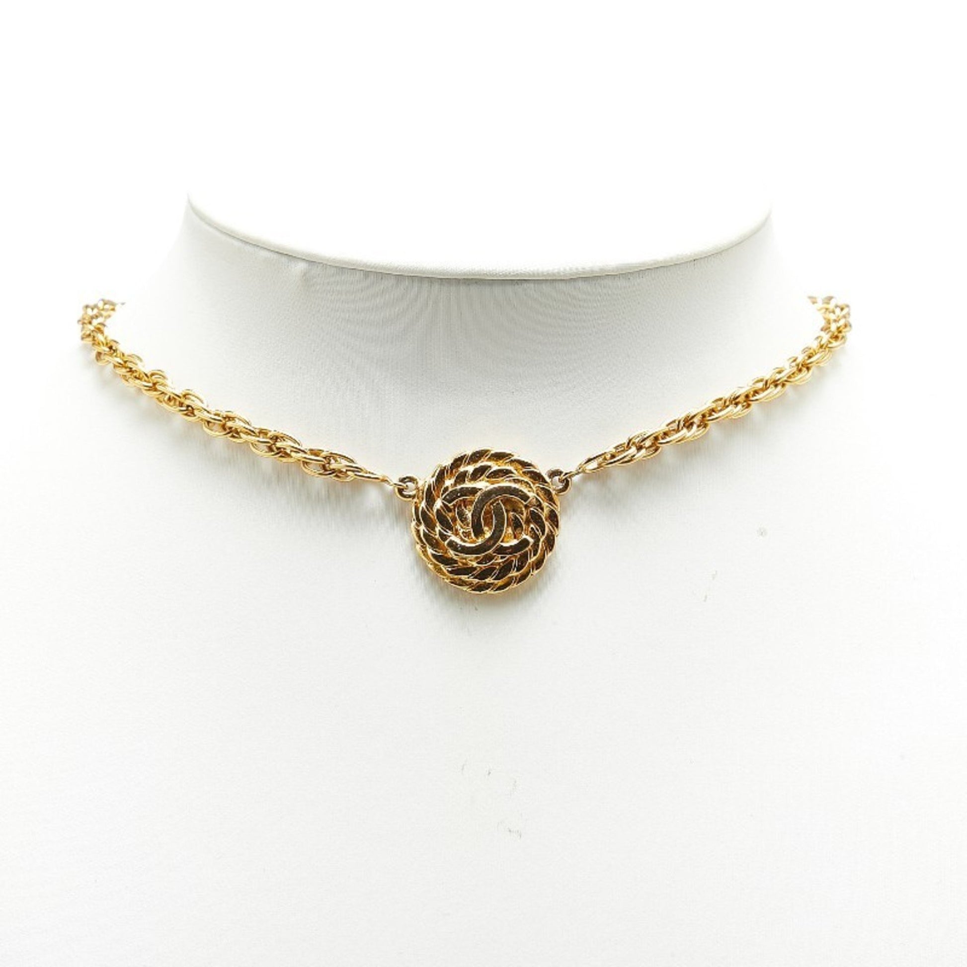 Chanel Medaillon, Gold, Gold Plated, necklace