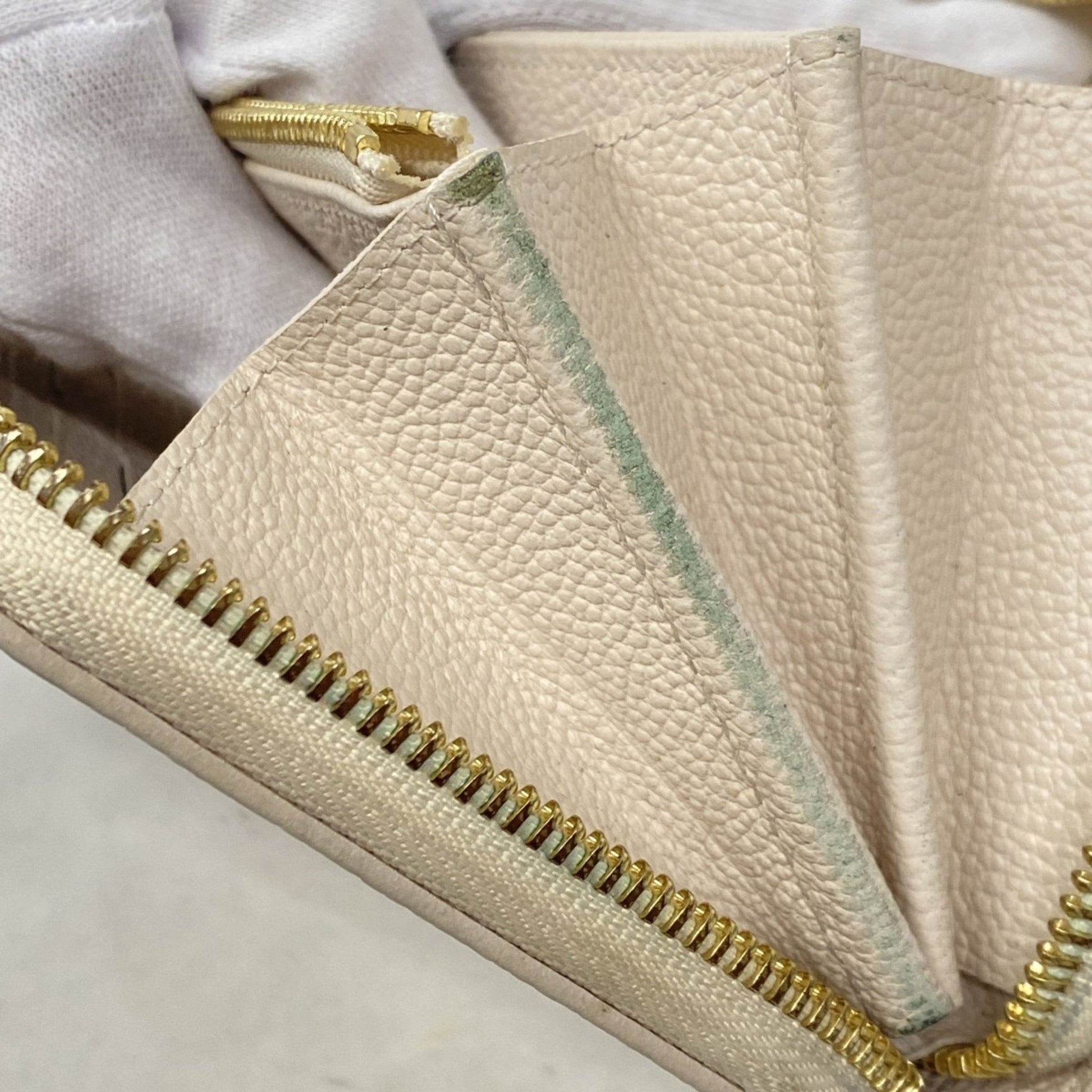 Louis Vuitton Zippy, White, Leather, wallet