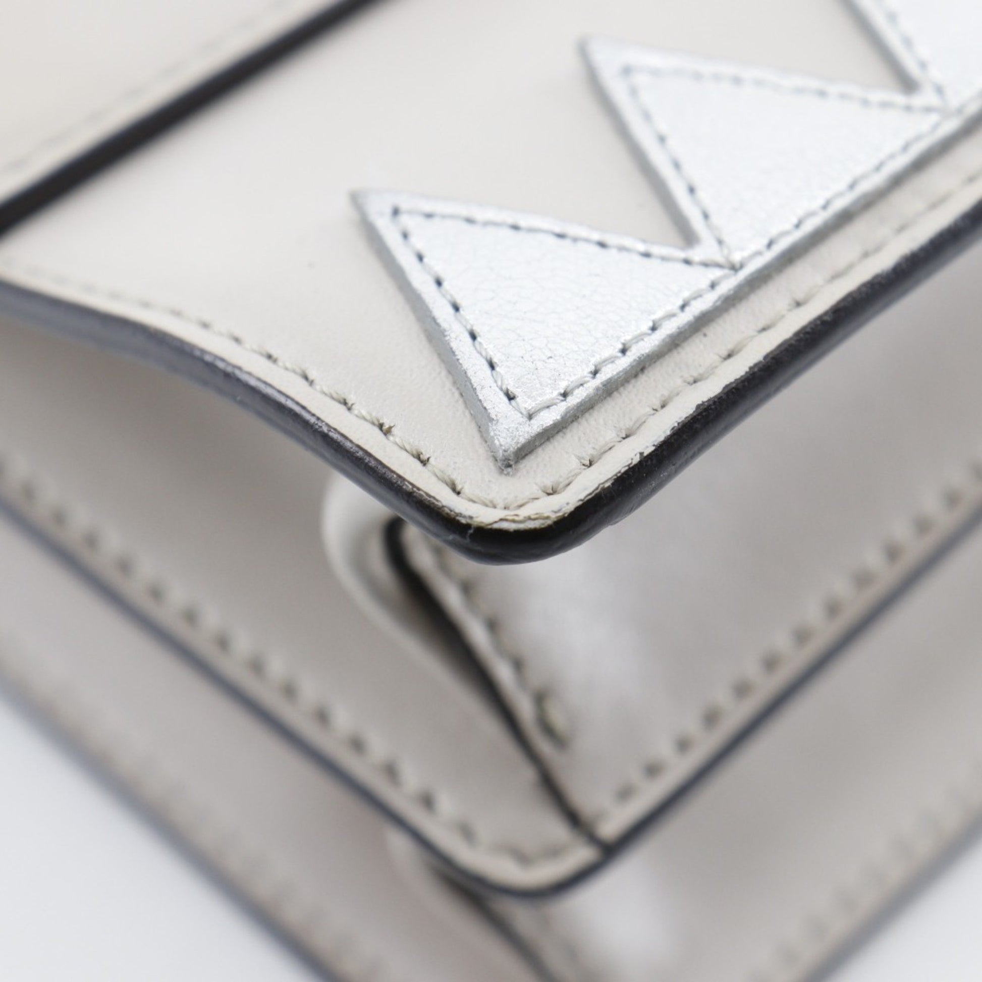 Fendi Kan I, Beige, Leather, shoulder