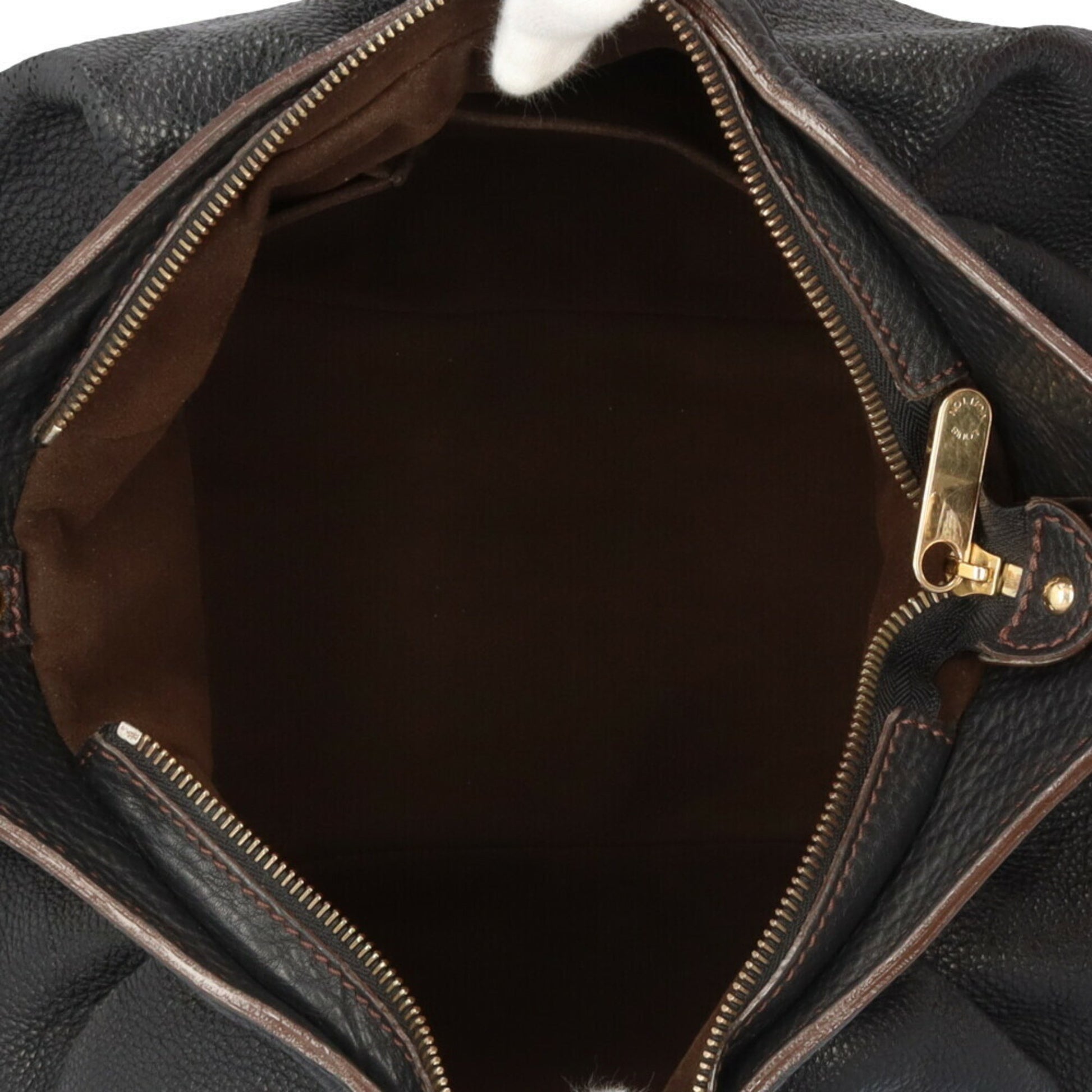 Louis Vuitton Mahina, Black, Leather, shoulder