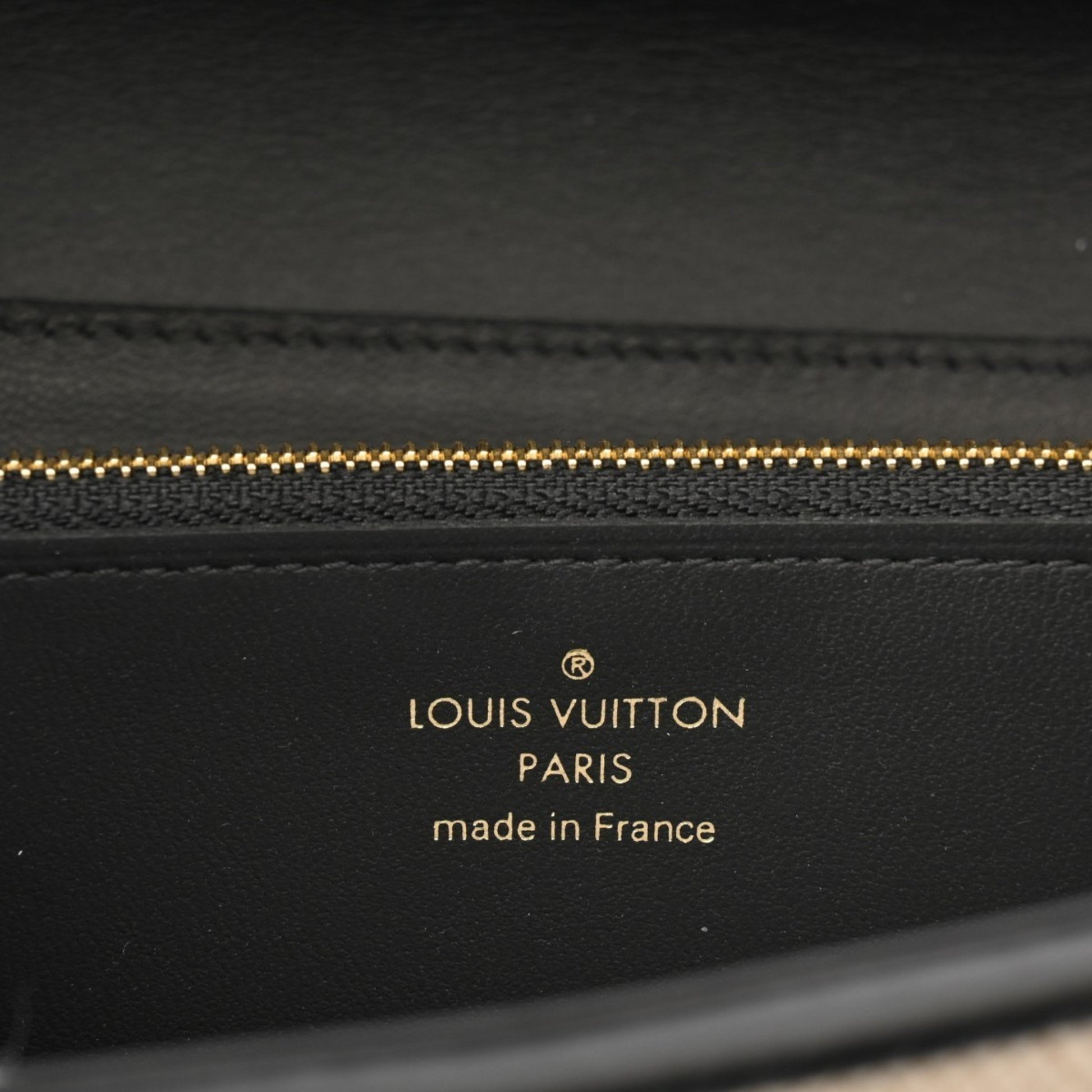 Louis Vuitton Capucines, Beige, Canvas, wallet