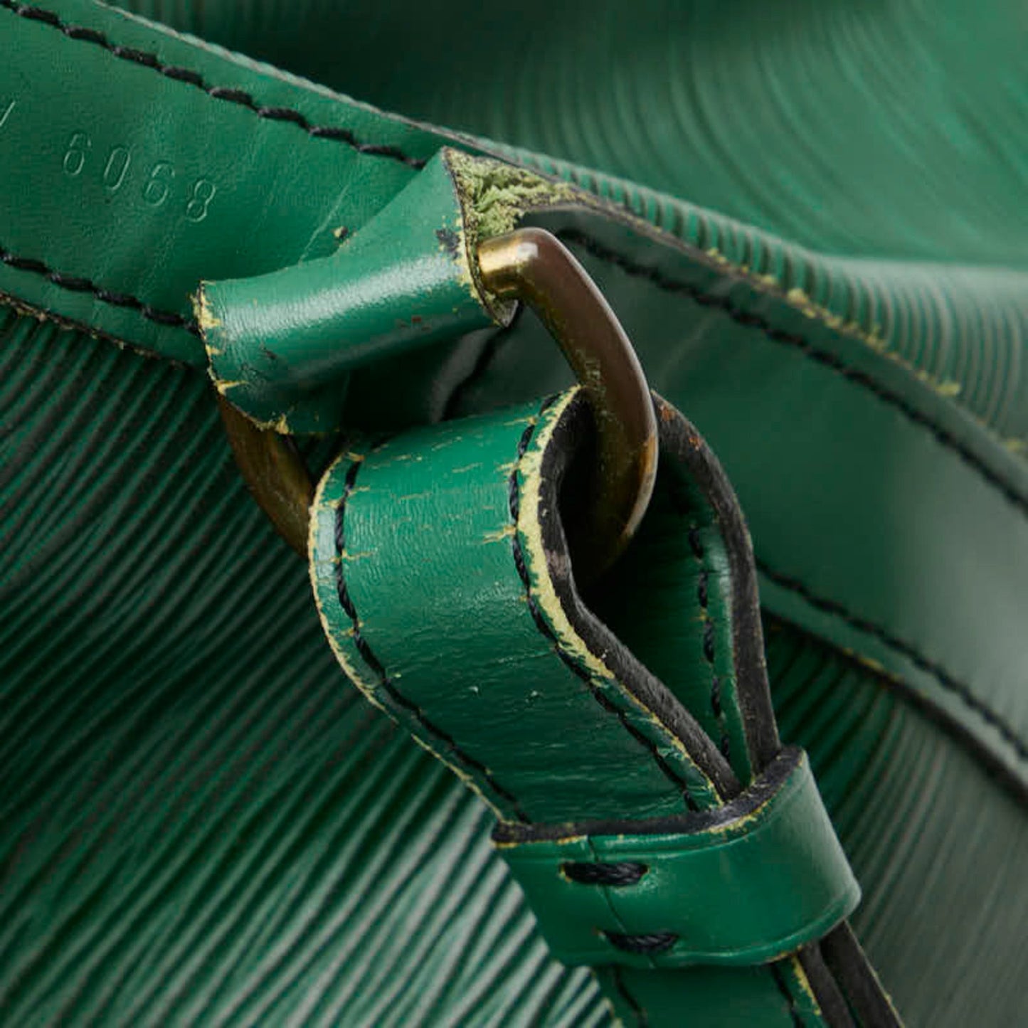 Louis Vuitton Petit Noé, Green, Leather, shoulder