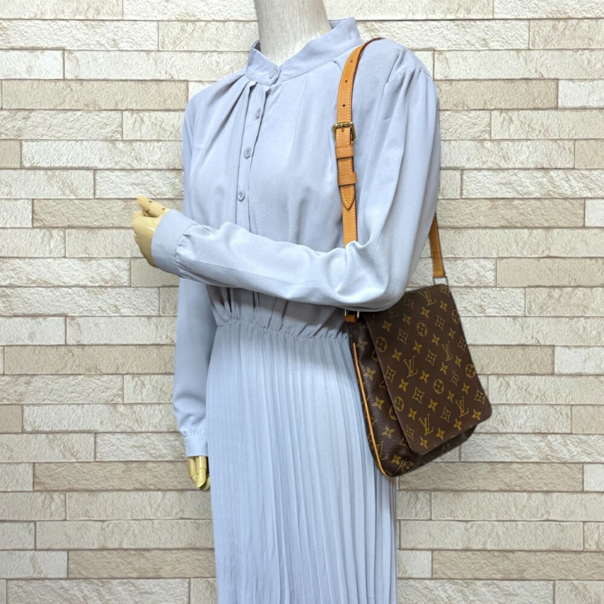Louis Vuitton Musette Salsa, Brown, Canvas, shoulder