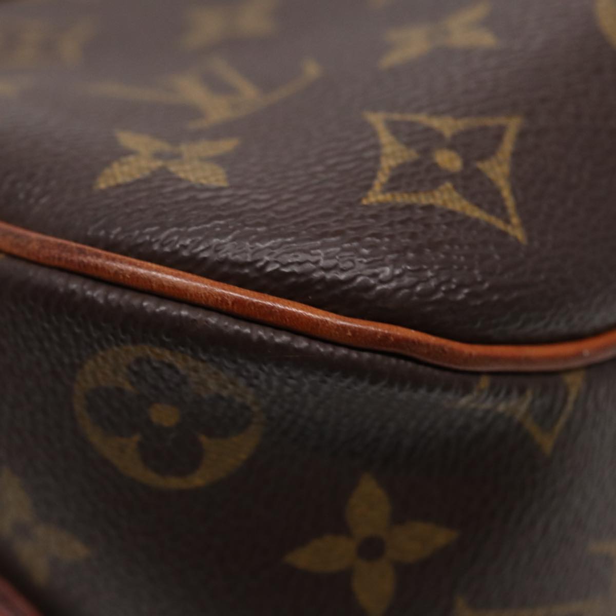 Louis Vuitton Besace, Brown, Canvas, shoulder