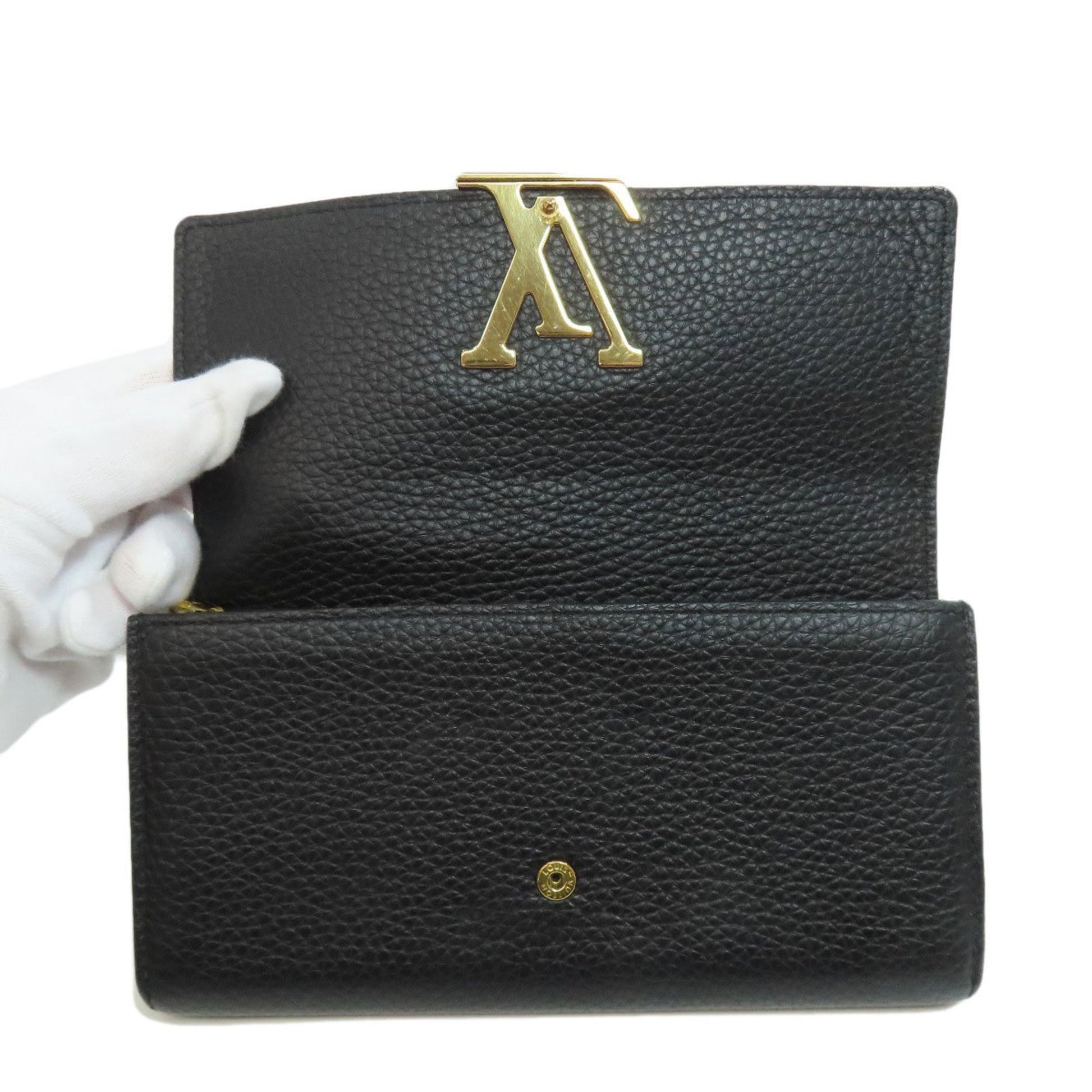 Louis Vuitton Capucines, Black, Leather, wallet