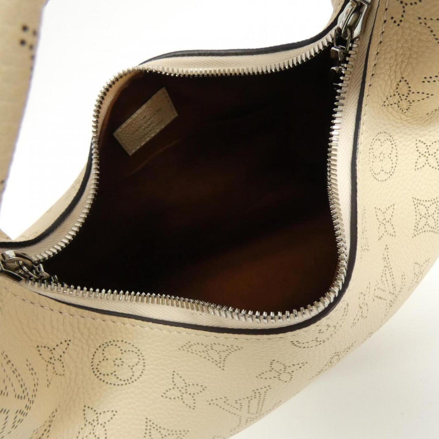 Louis Vuitton Mahina, Ecru, Leather, handbag