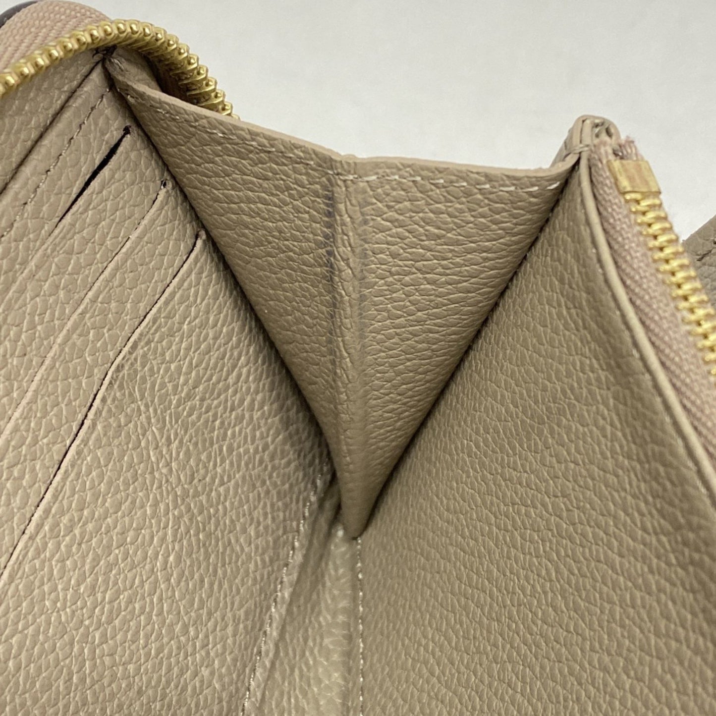 Louis Vuitton Zippy wallet, Beige, Leather, wallet