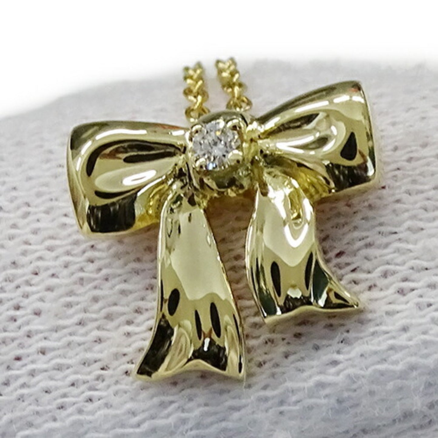 Tiffany & Co Ribbon, Gold, Yellow Gold, necklace