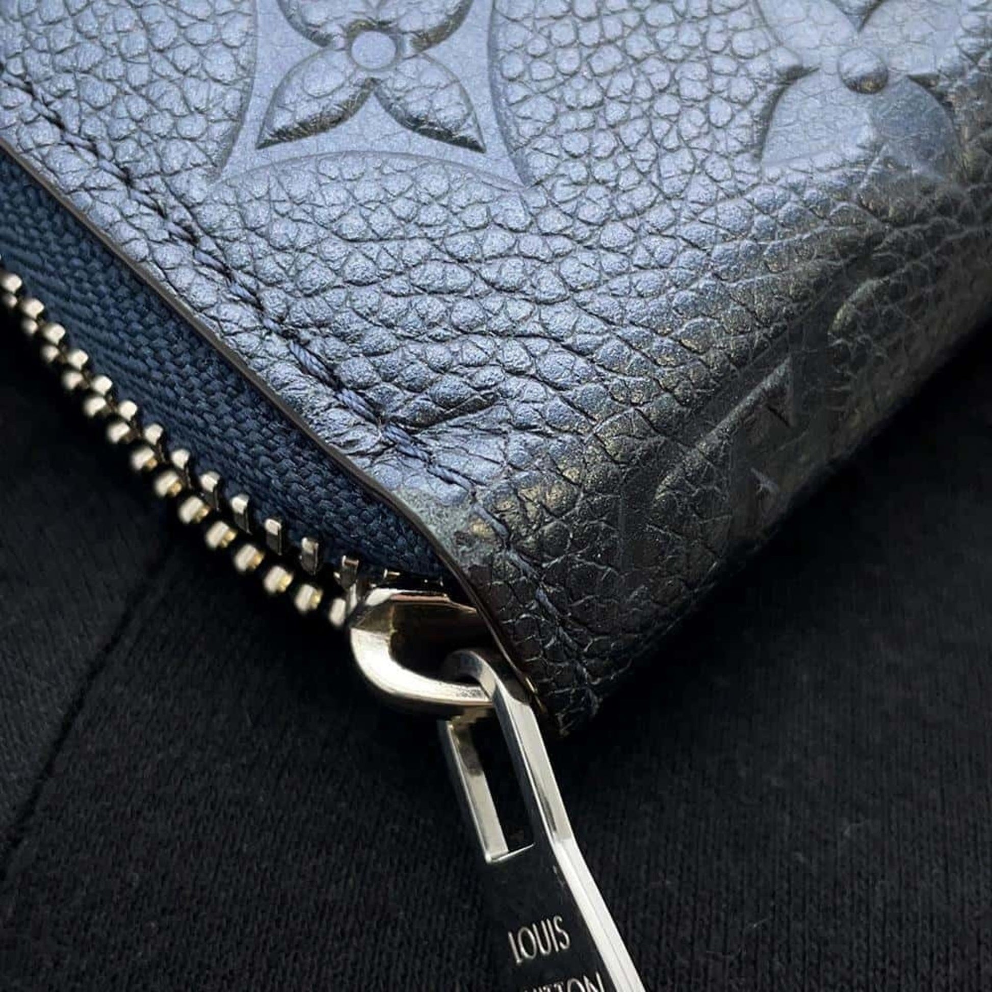 Louis Vuitton Zippy wallet, Navy, Leather, wallet