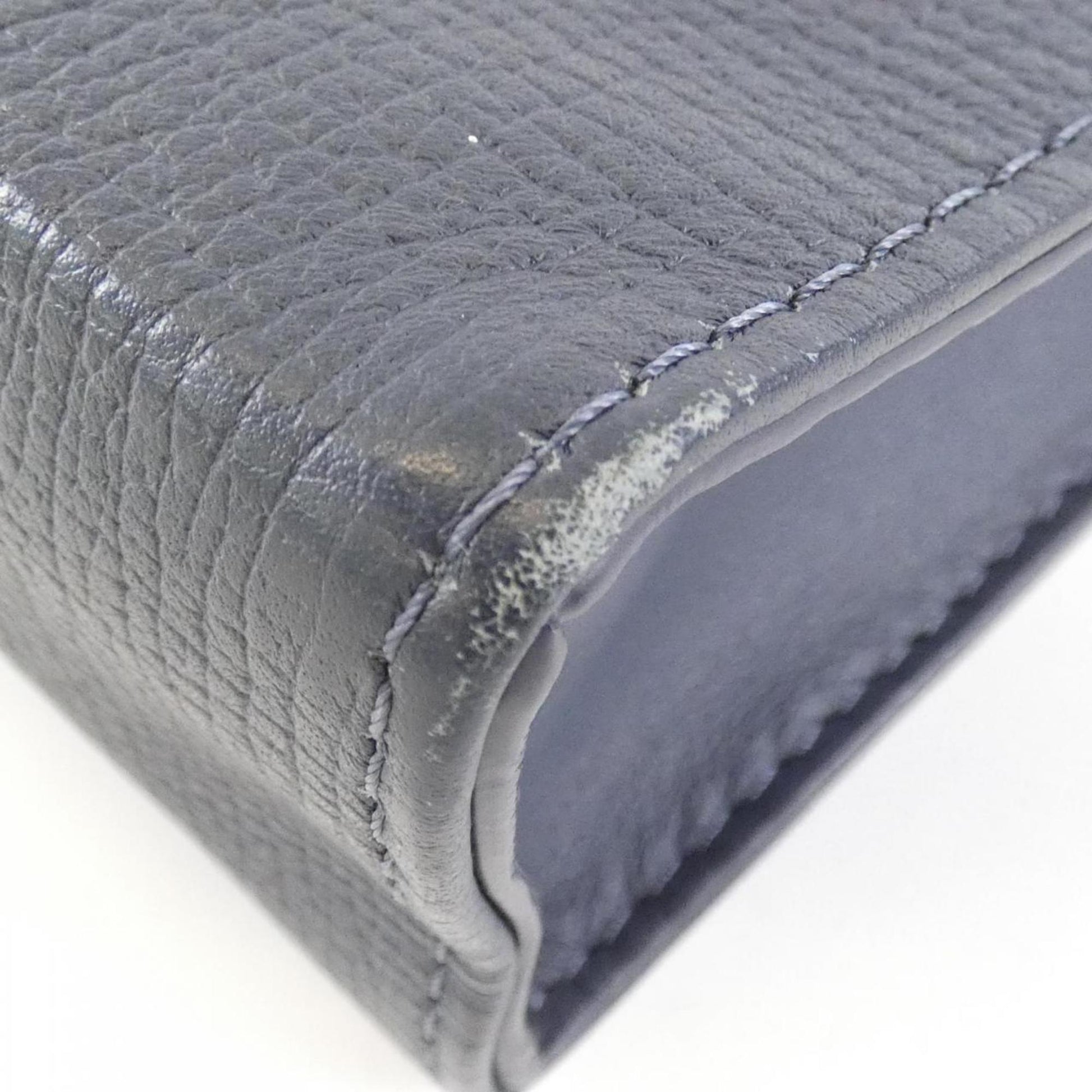 Louis Vuitton Pochette voyage, Blue, Leather, clutch