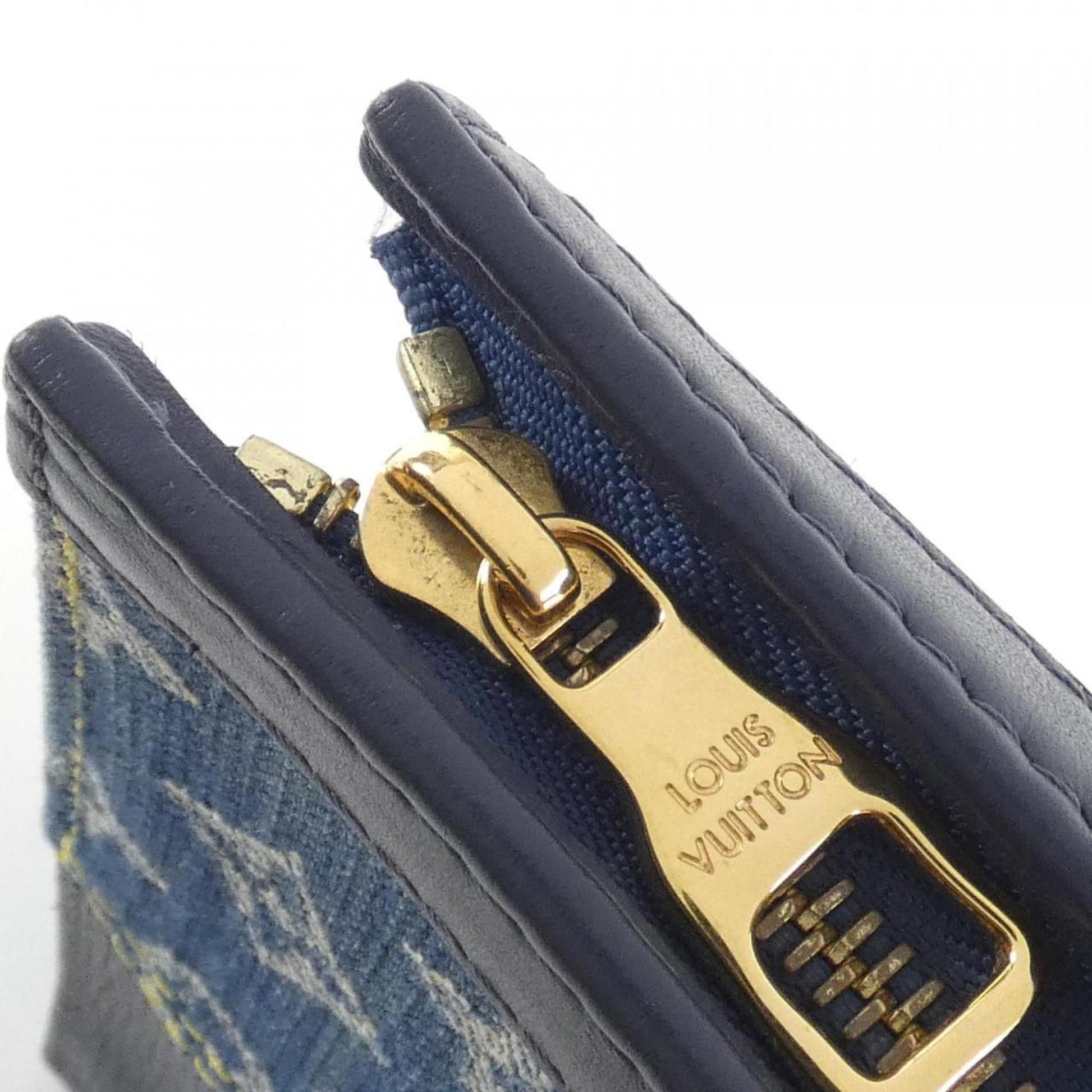 Louis Vuitton Pochette voyage, Blue, Leather, clutch