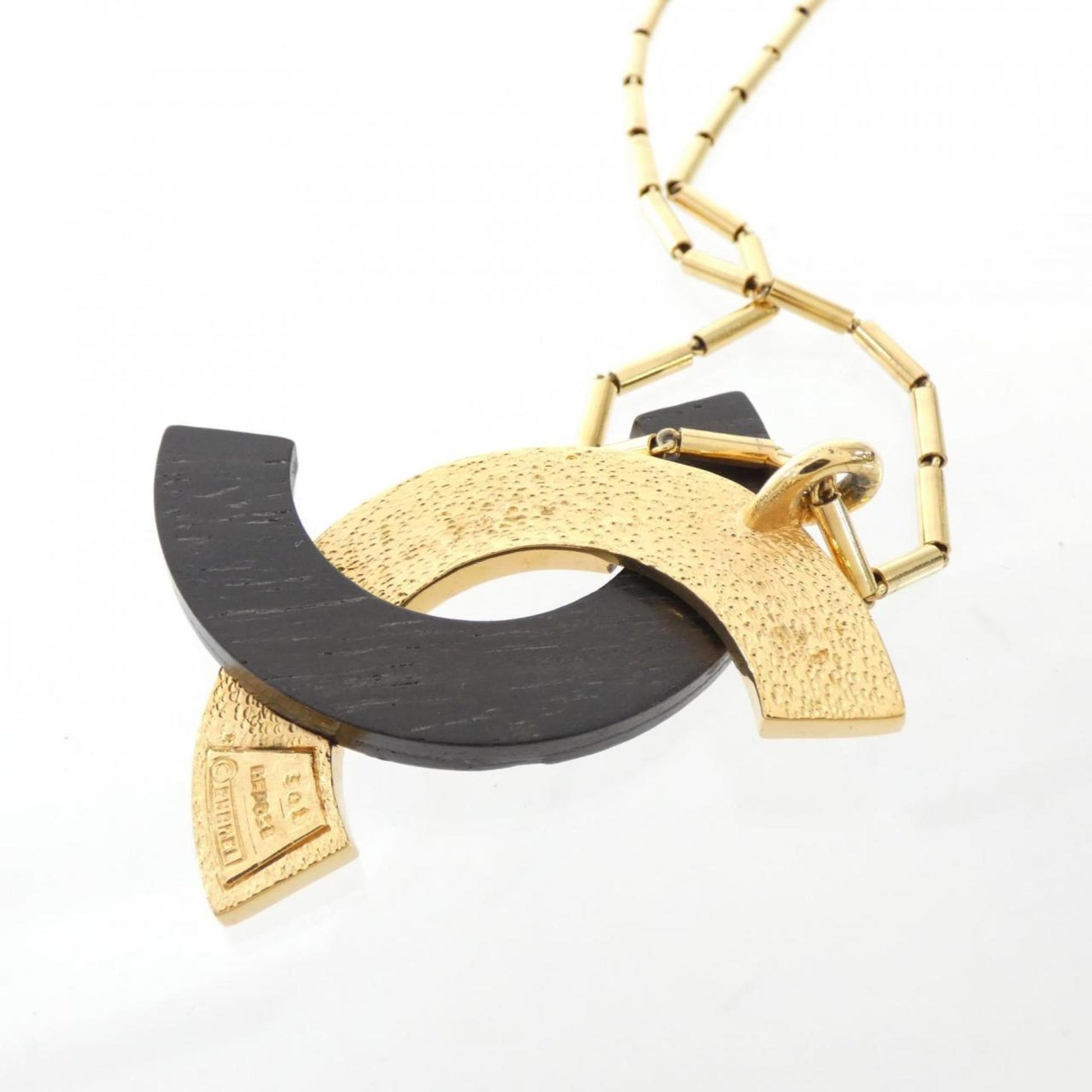 Chanel Logo CC, Gold, Metal, necklace