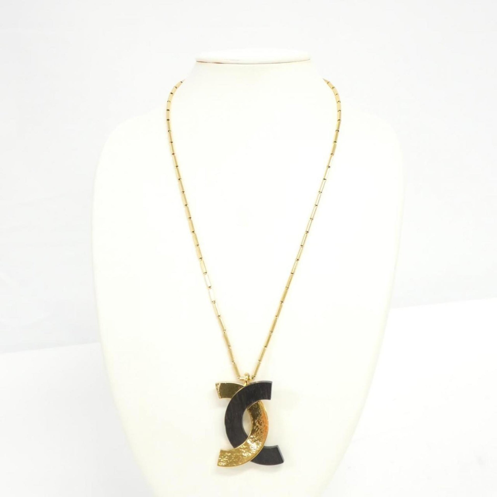 Chanel Logo CC, Gold, Metal, necklace