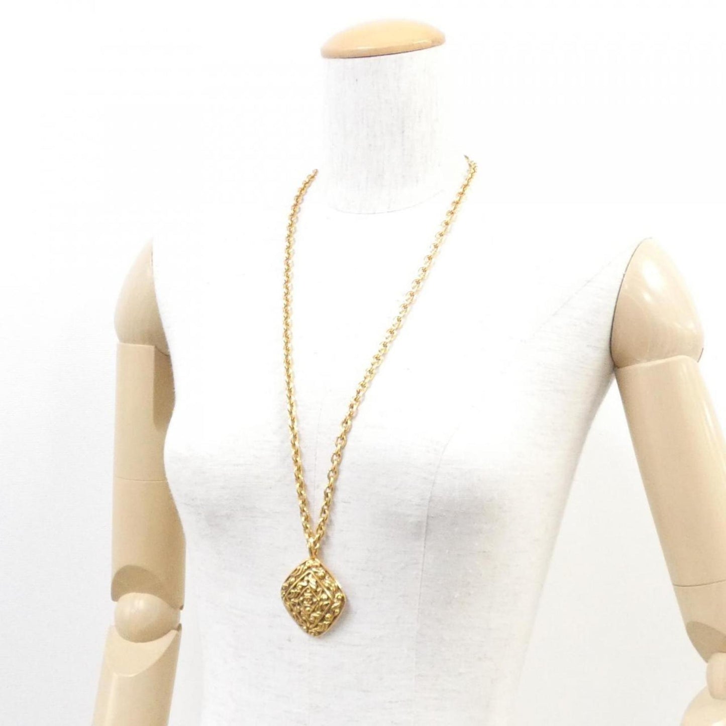 Chanel Logo CC, Gold, Gold Plated, necklace