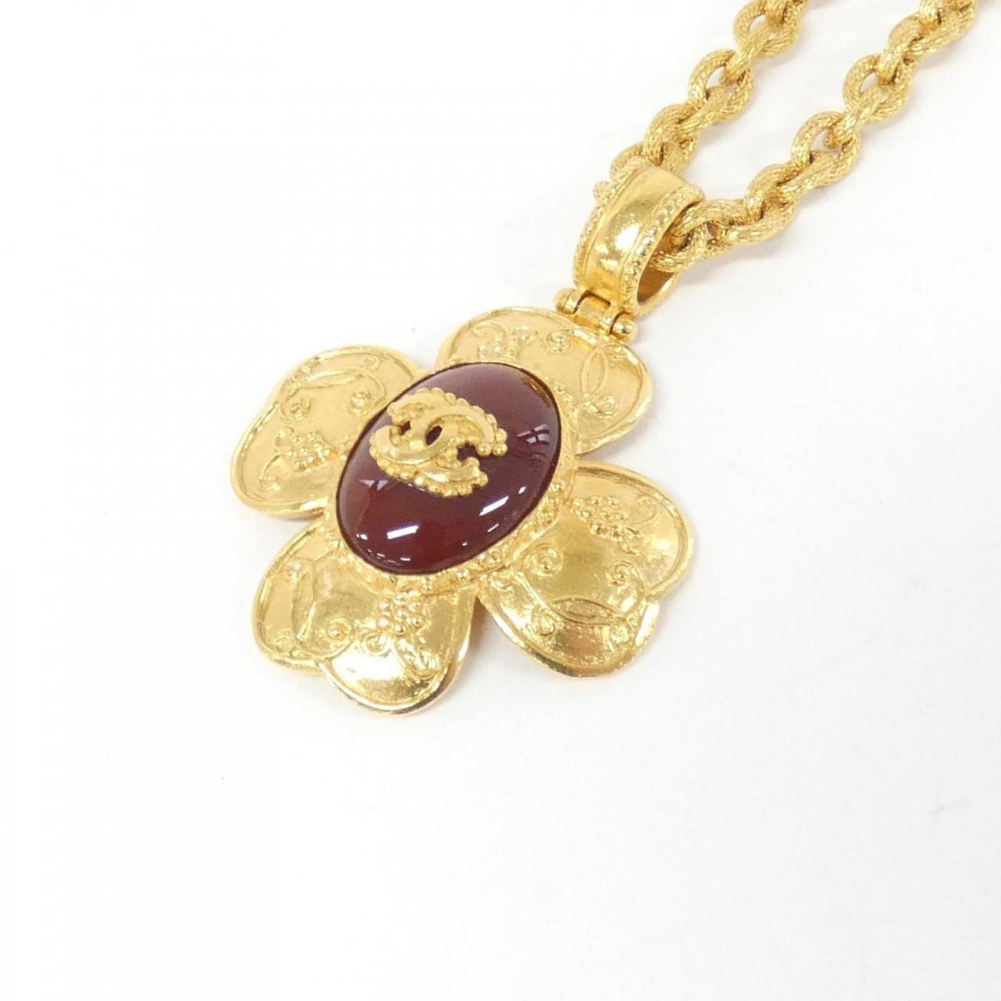 Chanel Clover, Gold, Gold Plated, necklace