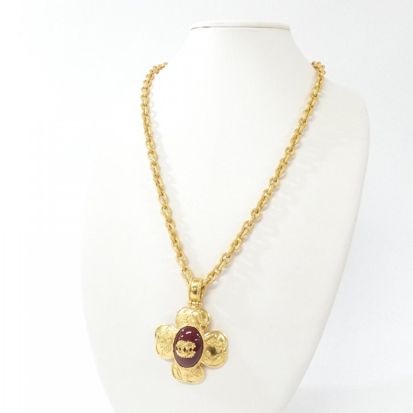 Chanel Clover, Gold, Gold Plated, necklace