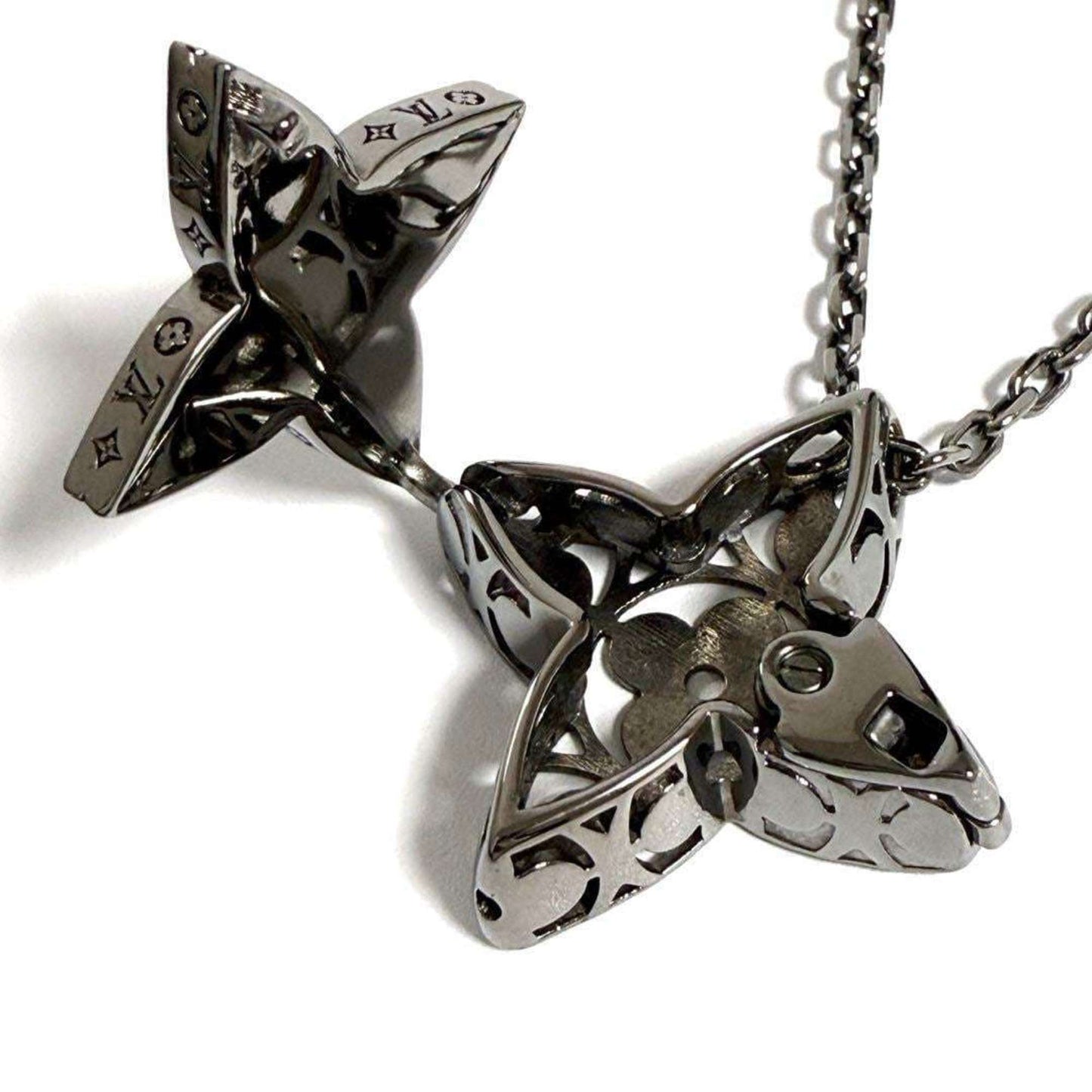 Louis Vuitton Fleur, Silver, Metal, necklace