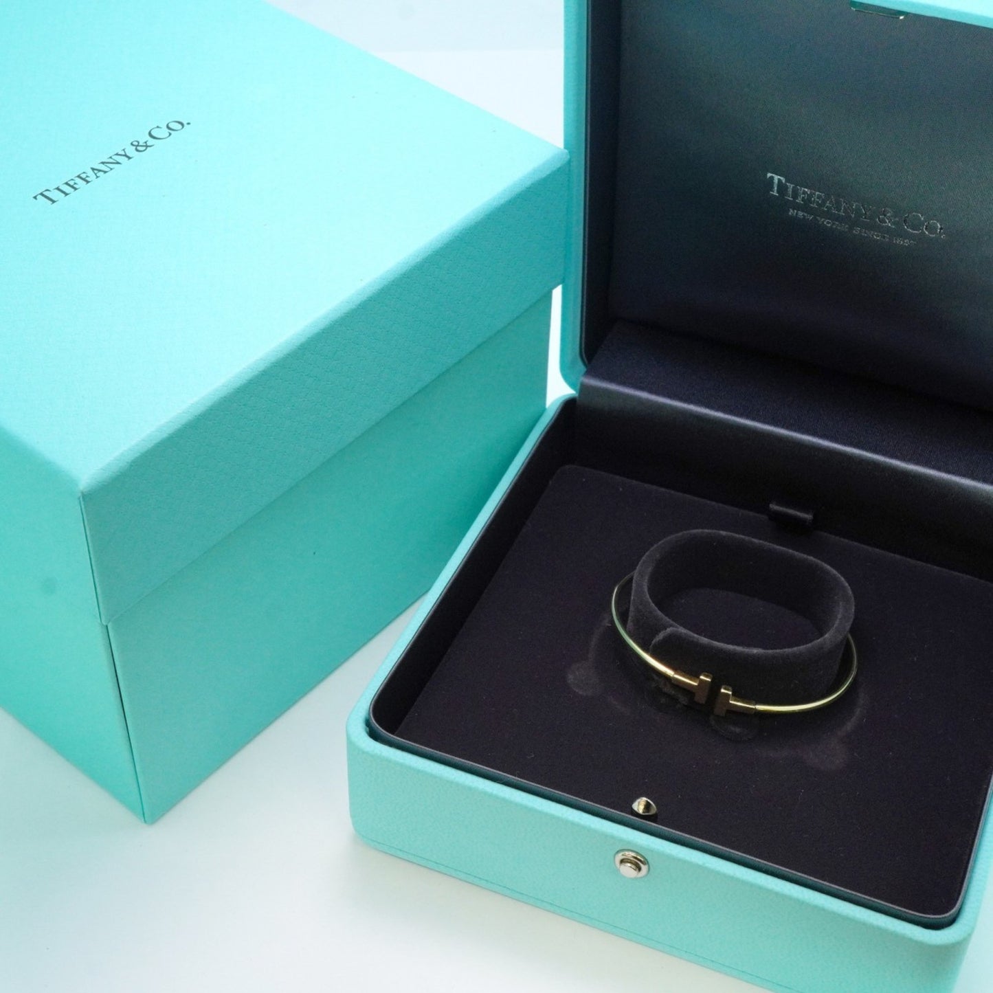 Tiffany & Co T wire, Gold, Yellow Gold, bracelet