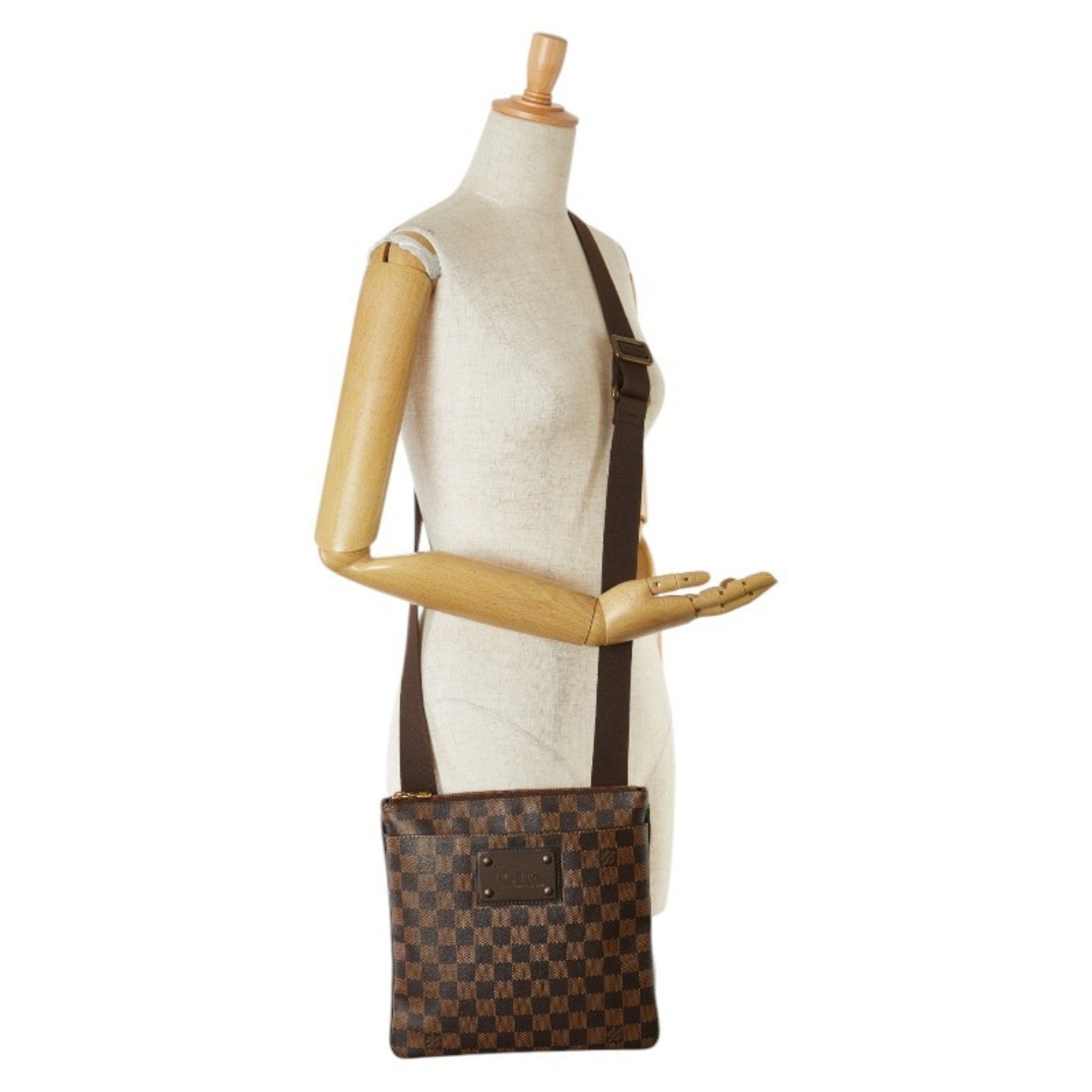 Louis Vuitton Brooklyn, Brown, Canvas, shoulder
