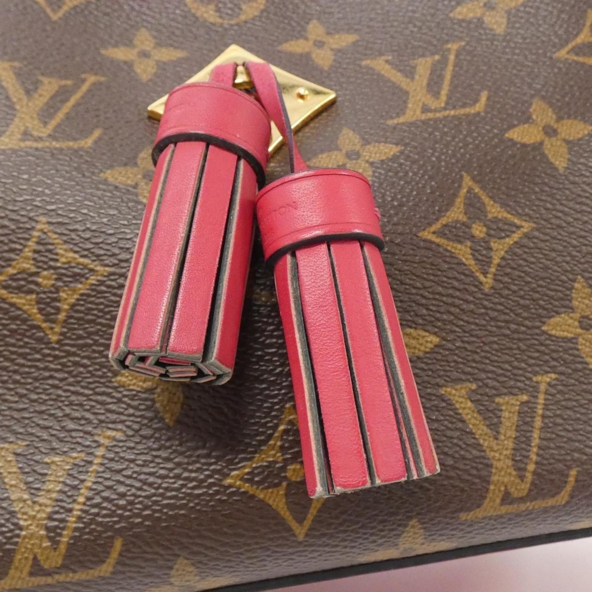 Louis Vuitton Saintonge, Brown, Canvas, shoulder