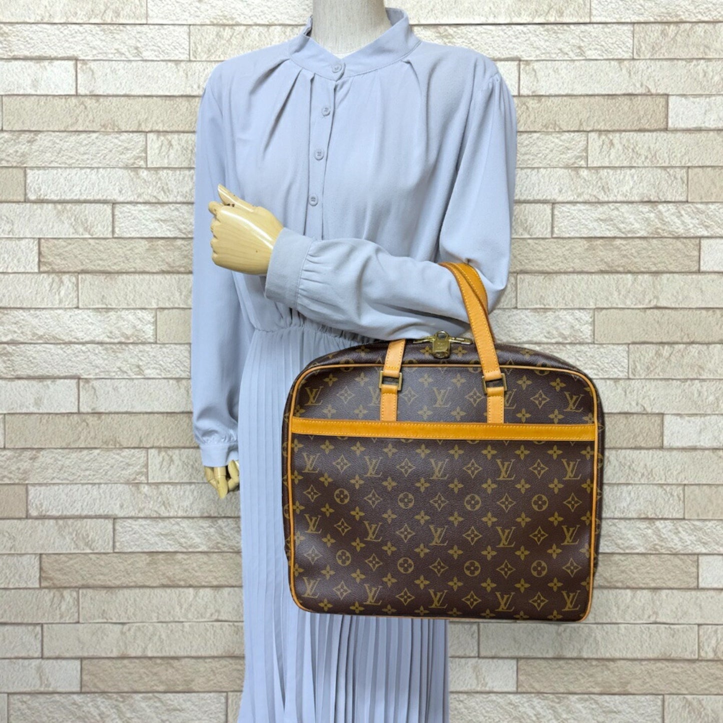 Louis Vuitton Pegase, Brown, Canvas, handbag