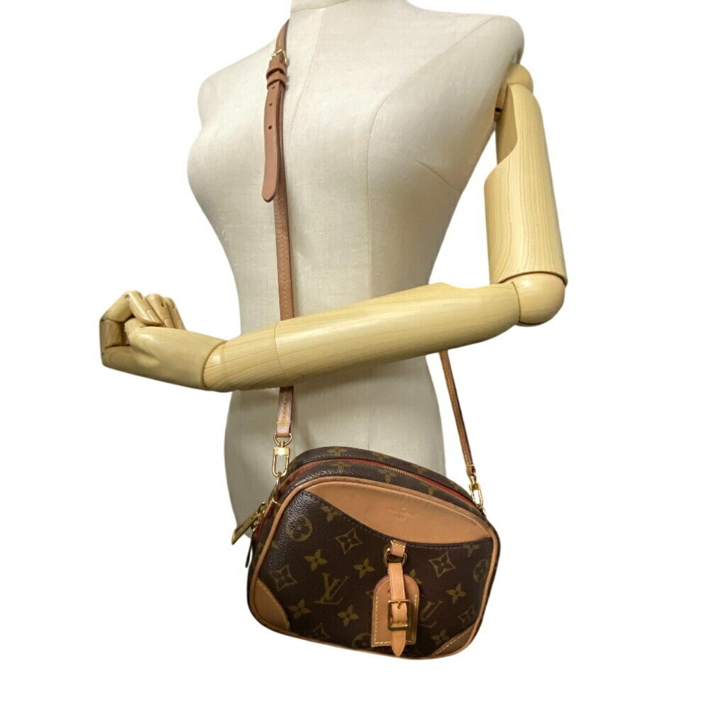 Louis Vuitton Deauville, Brown, Canvas, shoulder