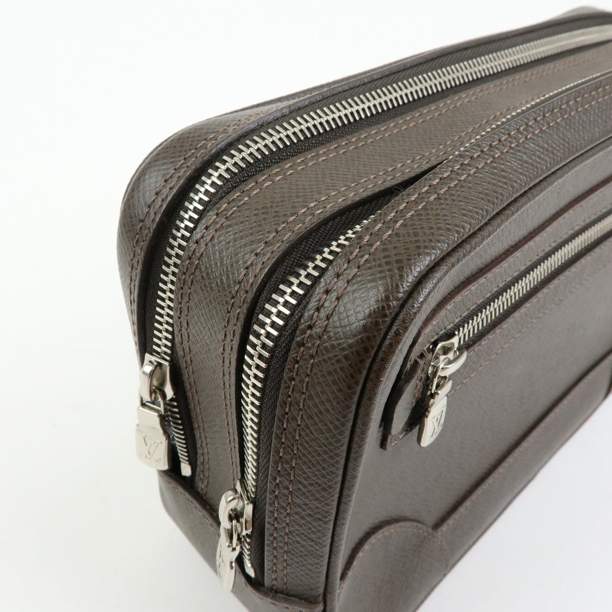 Louis Vuitton Neo Pavel Taiga Leather, Brown, Leather, Handbag