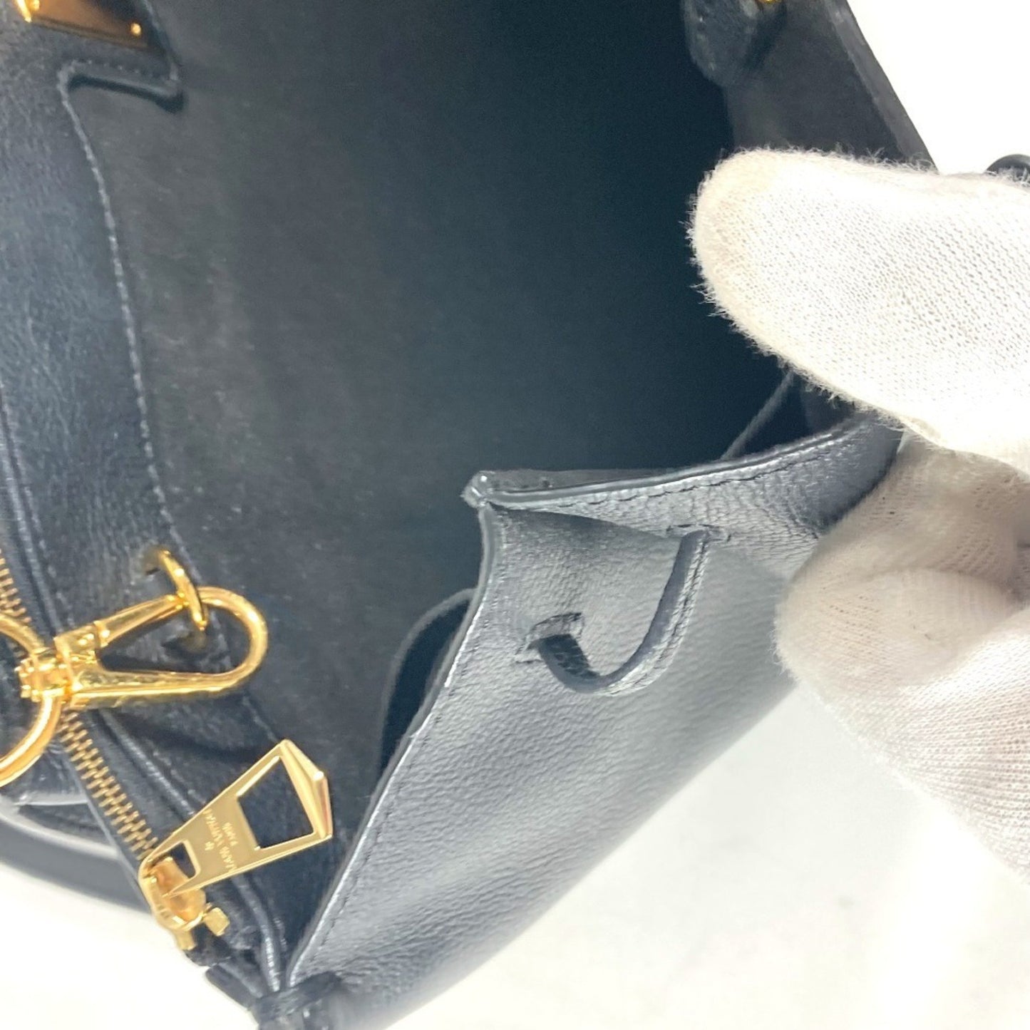 Louis Vuitton Lockmeto, Black, Leather, handbag