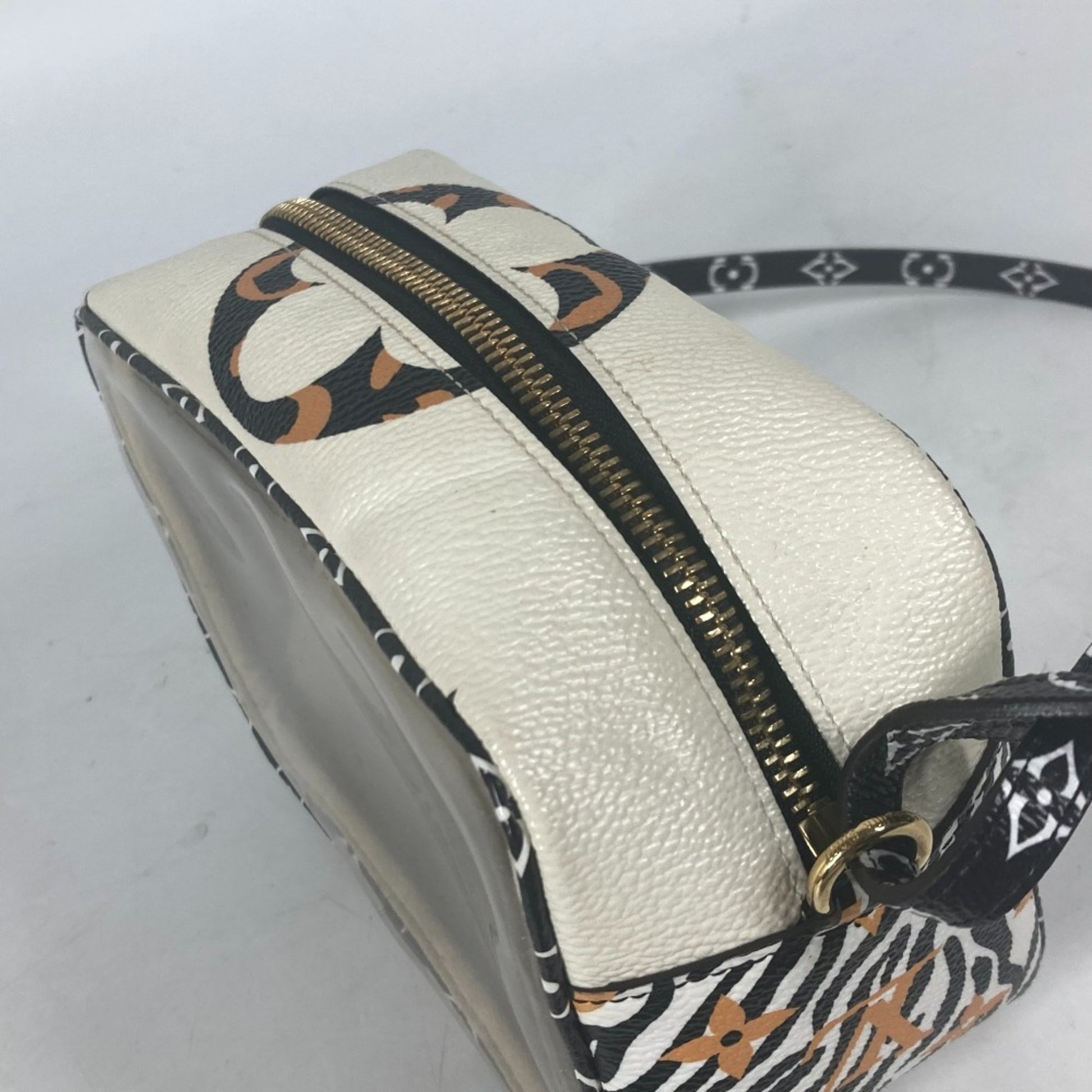 Louis Vuitton Beach Pouch, Black, Leather, clutch